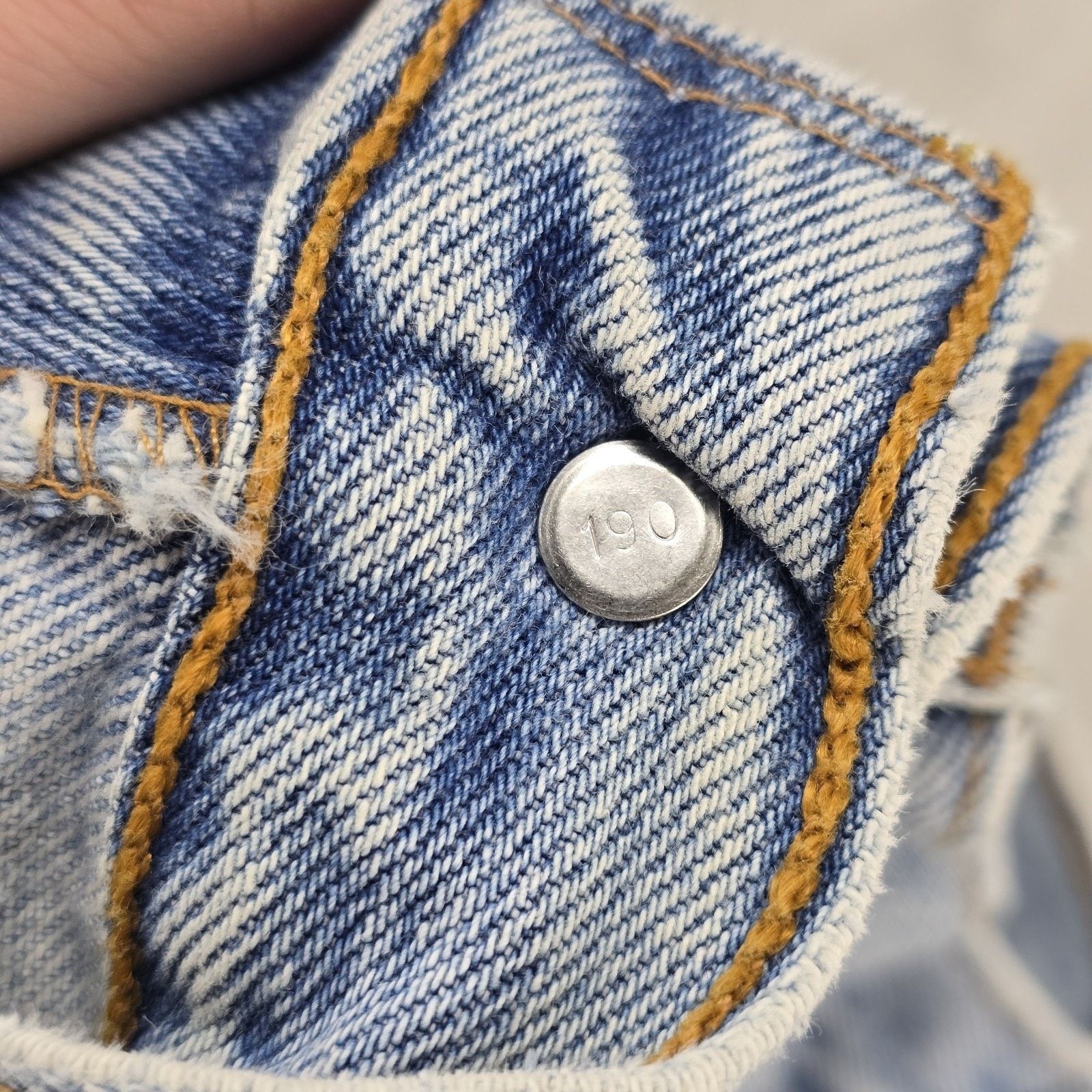 Levi's Vintage Levis 501 Women Jeans 33X34 (Fits 32x32) Blue 90s Size 32" / US 10 / IT 46 - 8 Thumbnail
