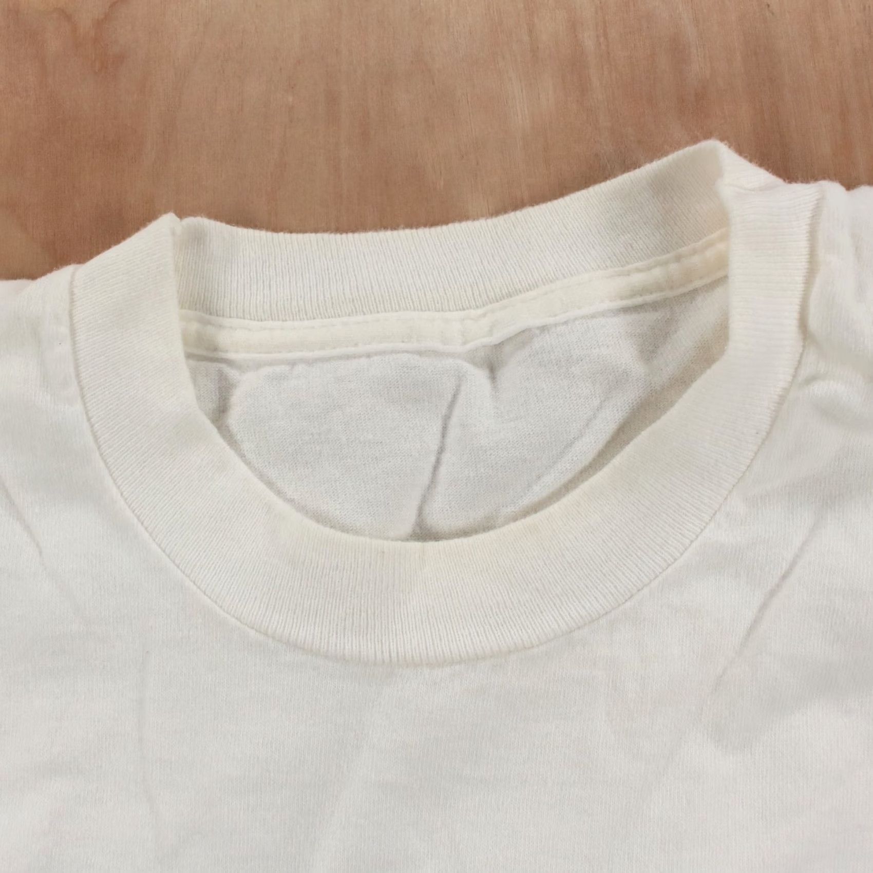 Vintage VINTAGE 1997 Elvis Presley 20th anniversary T-Shirt XL white 90s single stitch Mens Size US XL / EU 56 / 4 - 5 Thumbnail