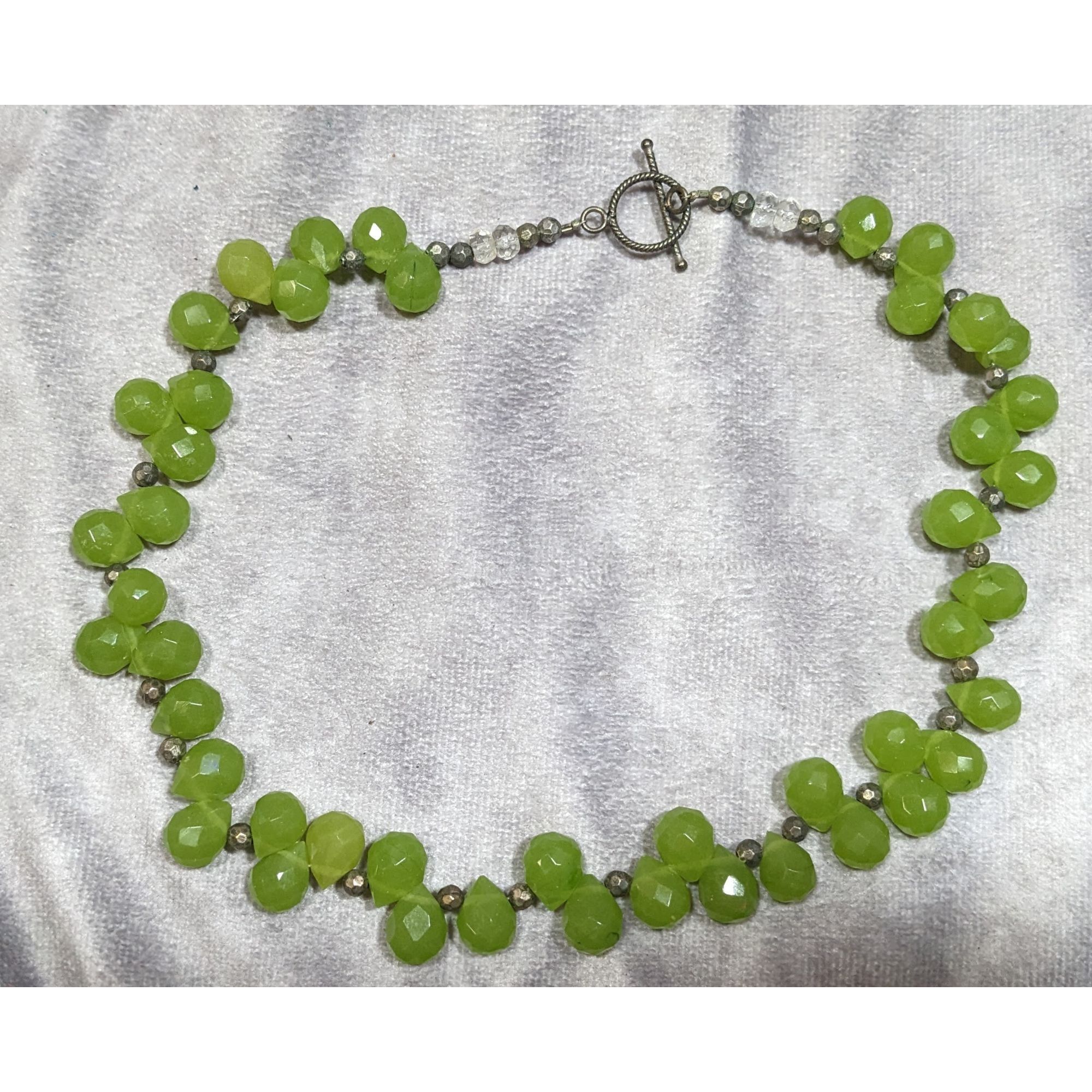 Handmade Handmade Green Apple Glass Beaded Necklace Size ONE SIZE - 6 Thumbnail