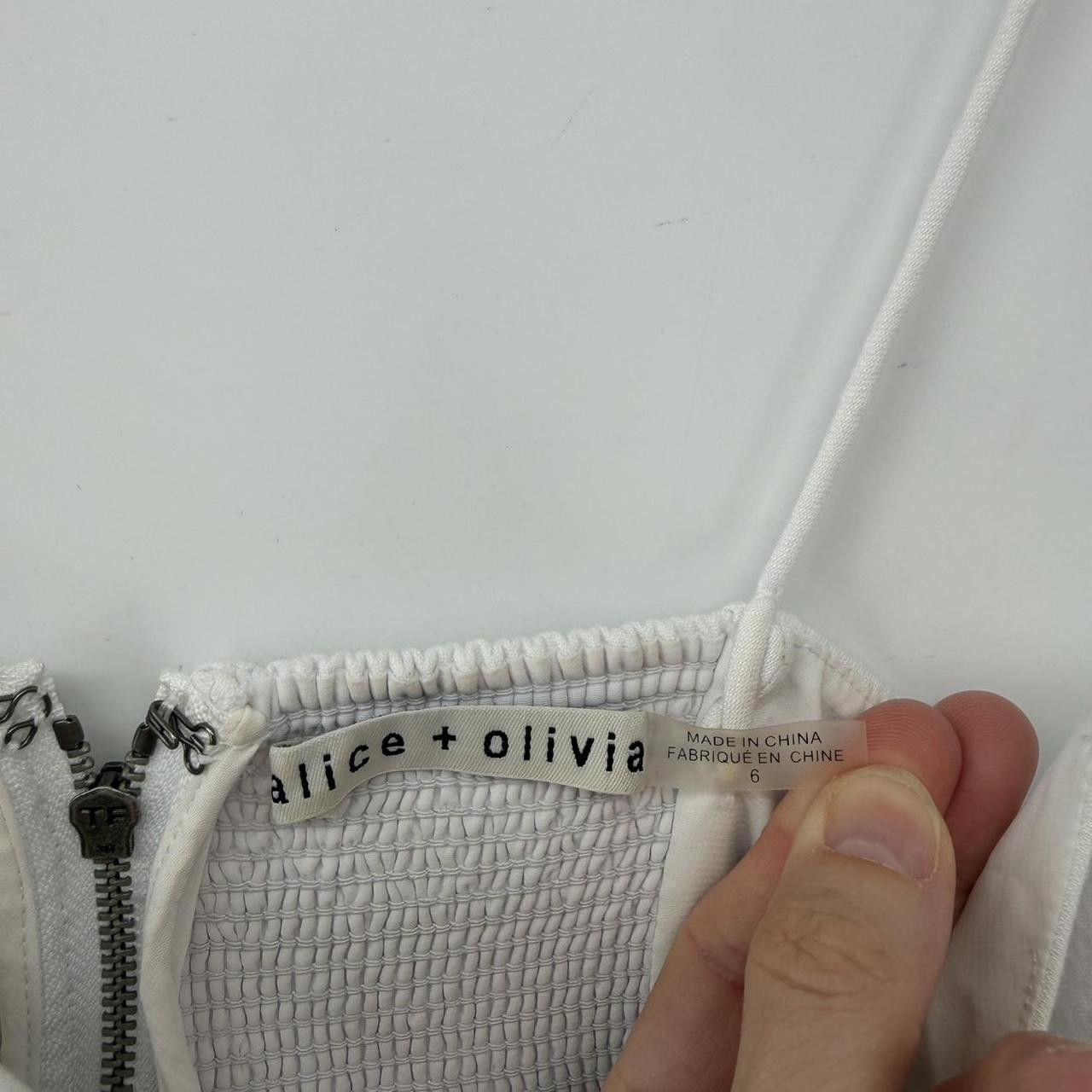 Alice + Olivia Alice + Olivia white linen mini dress Size 6 Size M / US 6-8 / IT 42-44 - 4 Thumbnail