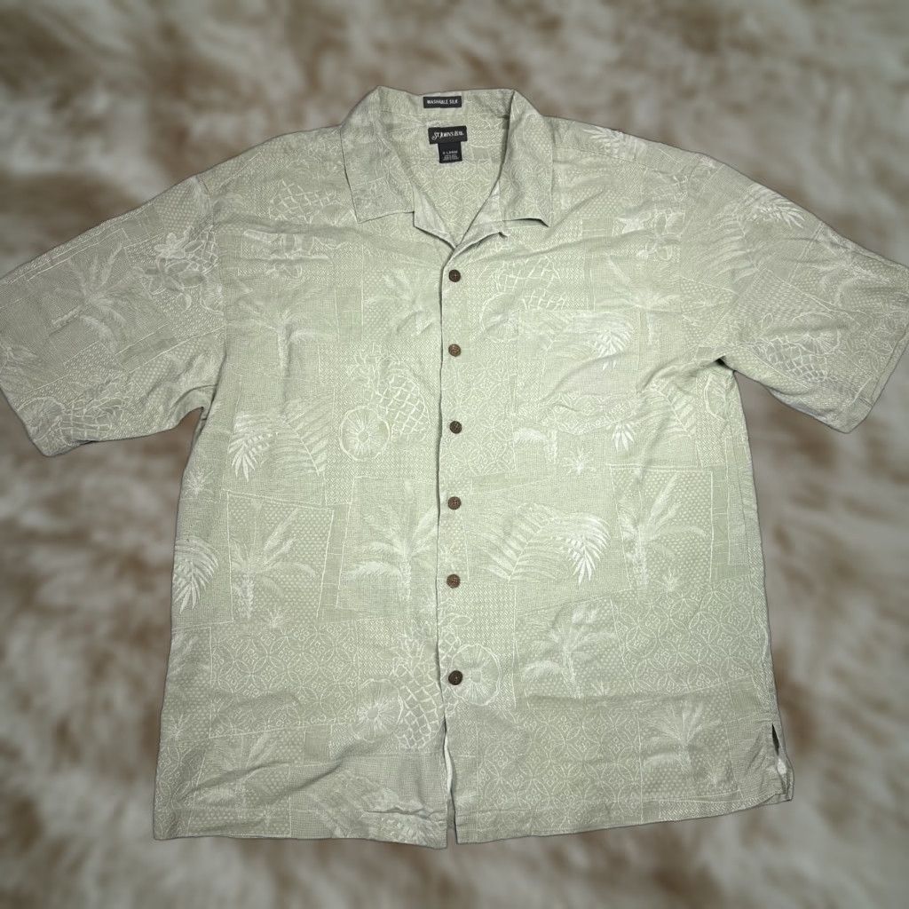 Vintage St. John's Bay Green Hawaiian Shirt Silk Embossed Floral Button-Up XL Men Short Sleeve Button-Up Collared Size US XL / EU 56 / 4 - 1 Thumbnail