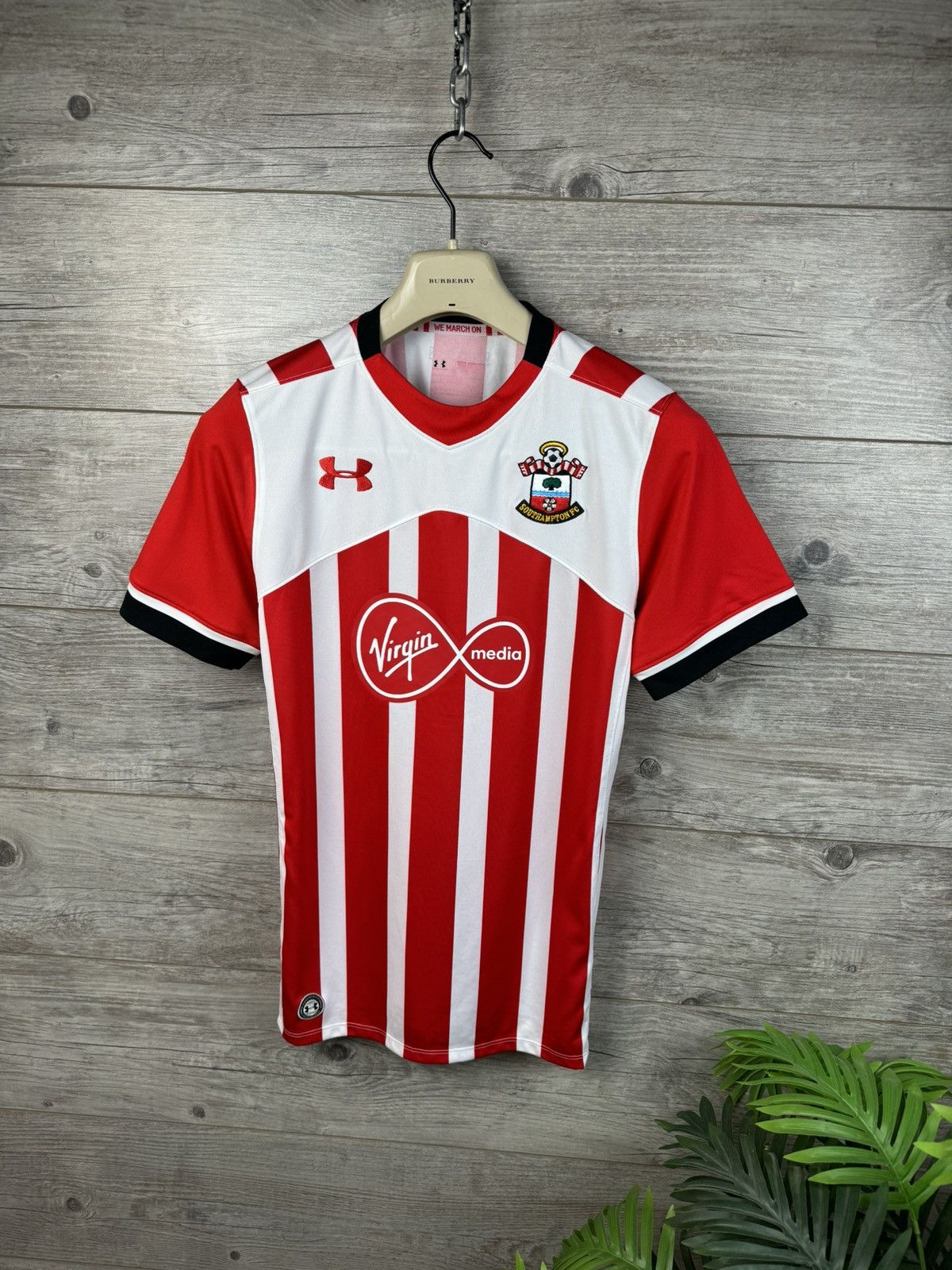 Under Armour SOUTHAMPTON 2016 2017 SHIRT FOOTBALL SOCCER UNDER ARMOUR Size US S / EU 44-46 / 1 - 3 Thumbnail
