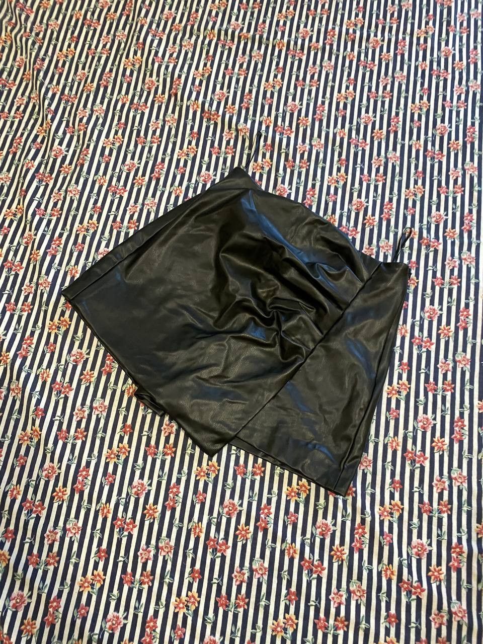 Zara Zara Pleather Shorts casual streetwear size S Size 27" / US 4 / IT 40 - 13 Thumbnail