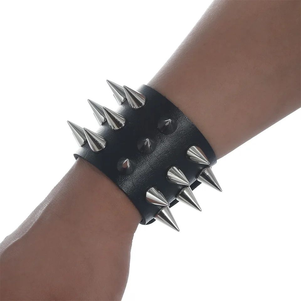 Japanese Brand Punk Studded Bracelet Size ONE SIZE - 1 Thumbnail