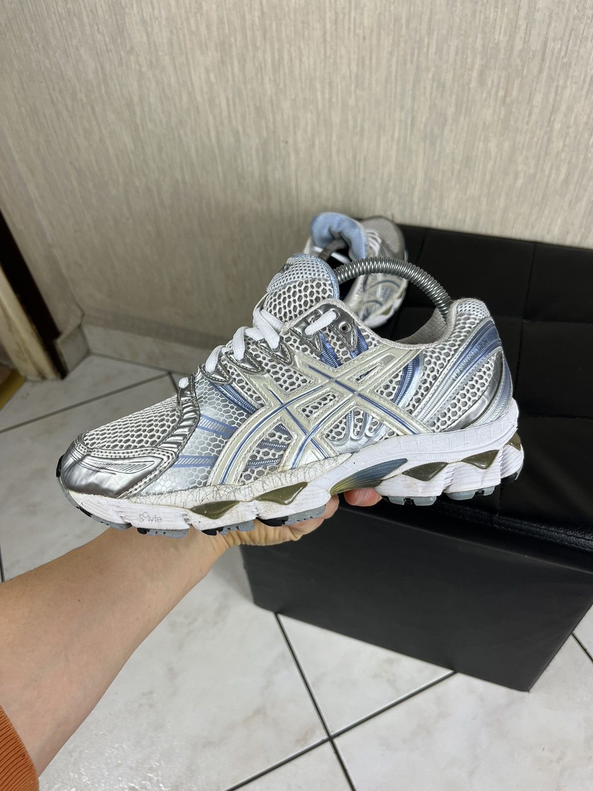 Vintage Asics gel nimbus 12 silver blue mesh sneakers shoes