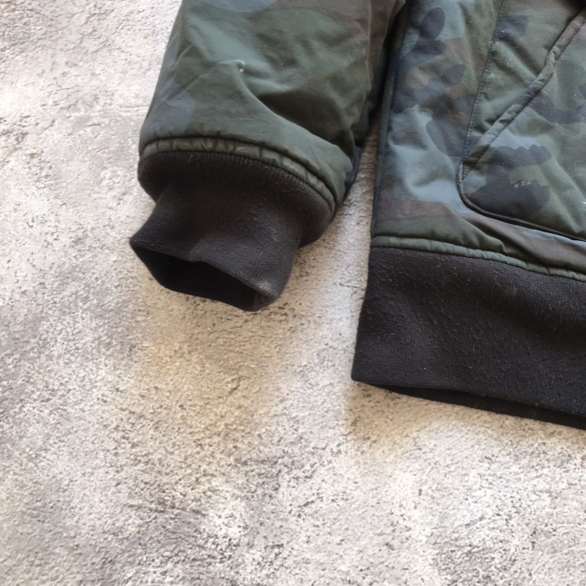 Vintage Vintage Carhartt Camo Quilted Jacket Streetwear Y2K Boxy XXL Size US XXL / EU 58 / 5 - 8 Thumbnail