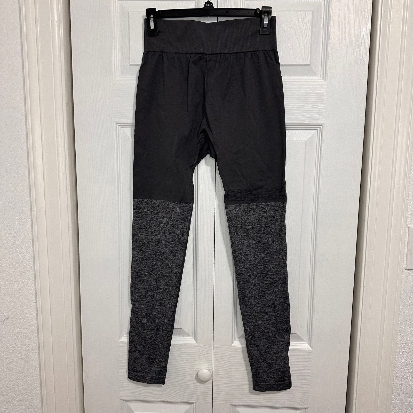 Gymshark Gymshark Two-Tone Athletic Seamless XS Leggings Size 26" / US 2 / IT 38 - 1 Thumbnail