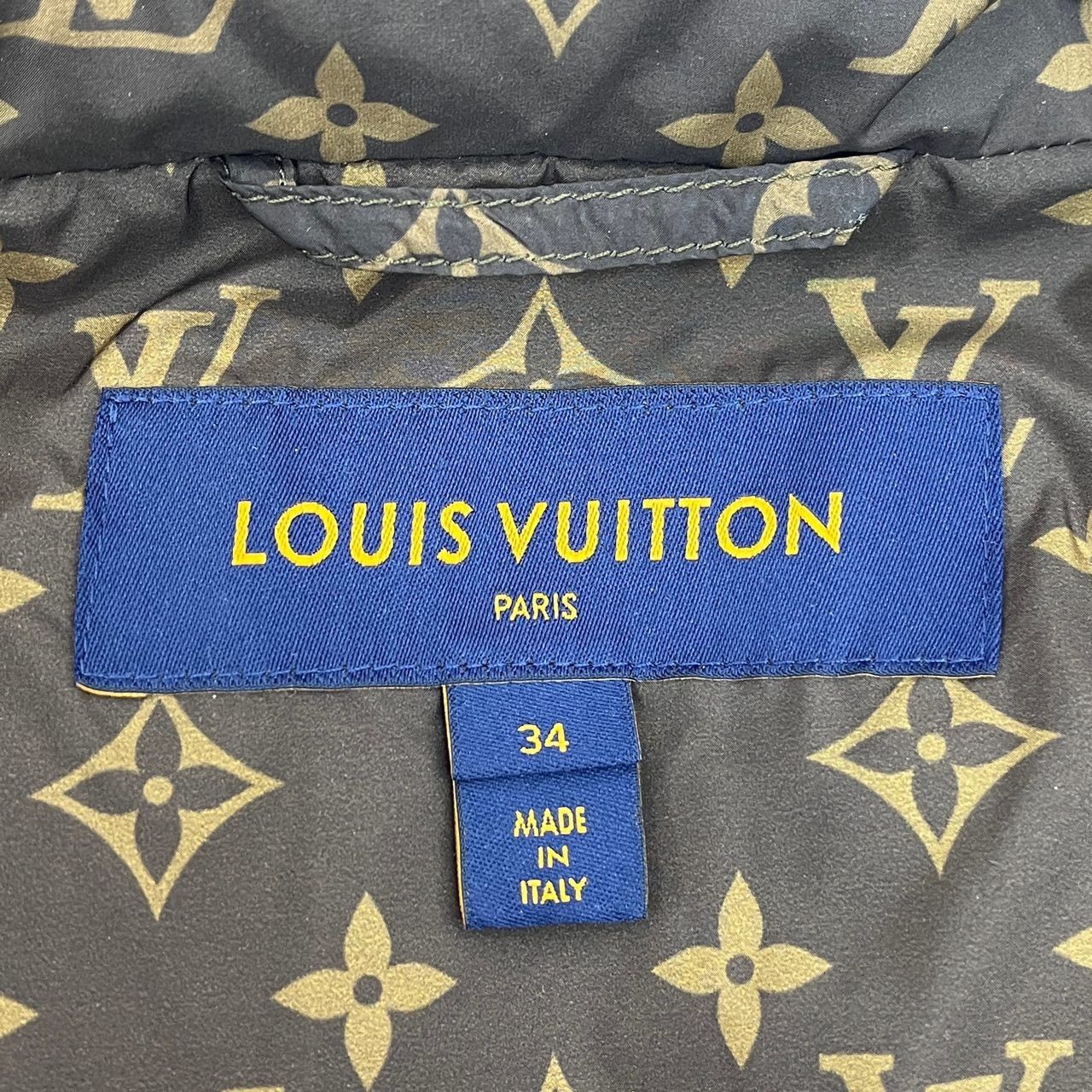 Louis Vuitton Louis Vuitton Brown down jacket with printed leather button Size US M / EU 48-50 / 2 - 5 Thumbnail