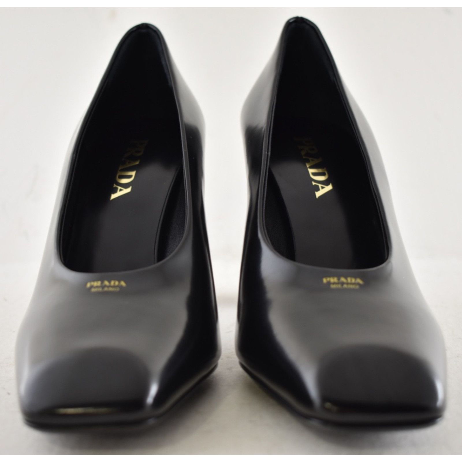 Prada Prada 85mm Black Brushed Leather Block Heel Pump 38.5 Size US 8.5 / IT 38.5 - 10 Thumbnail