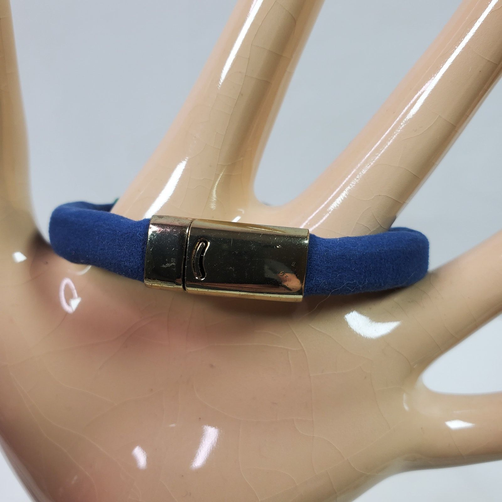 The Unbranded Brand Hippie Style Cloth & Bead Bracelet Mag Clasp 8.25 Inch Size ONE SIZE - 3 Thumbnail