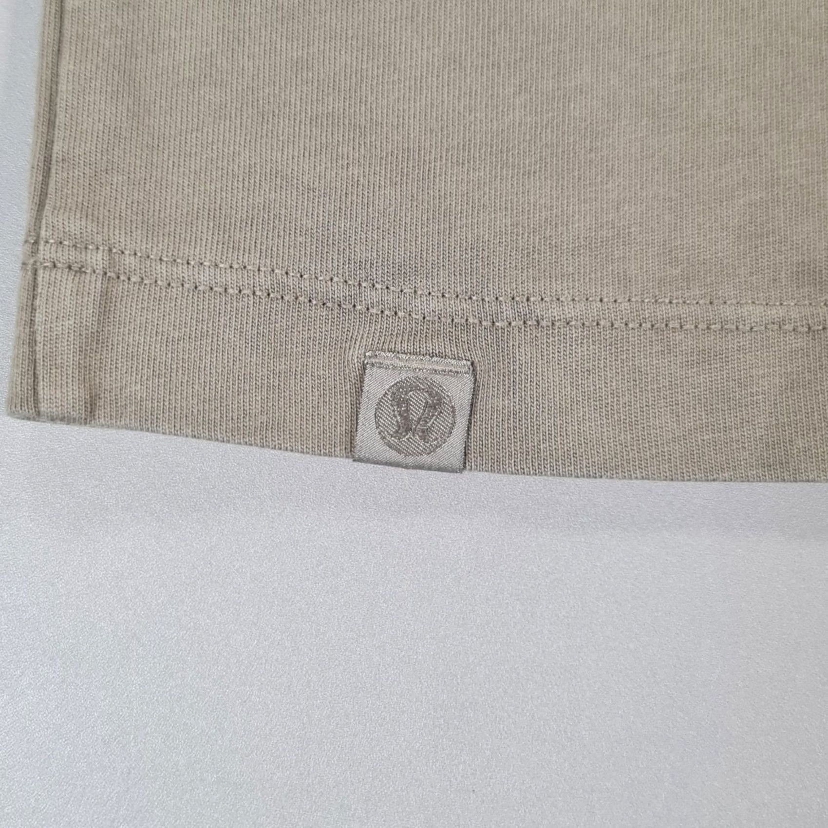 Lululemon Lululemon Mens T Shirt Khaki Green Medium Heavyweight Cotton Long-Sleeves Top Size US M / EU 48-50 / 2 - 7 Thumbnail