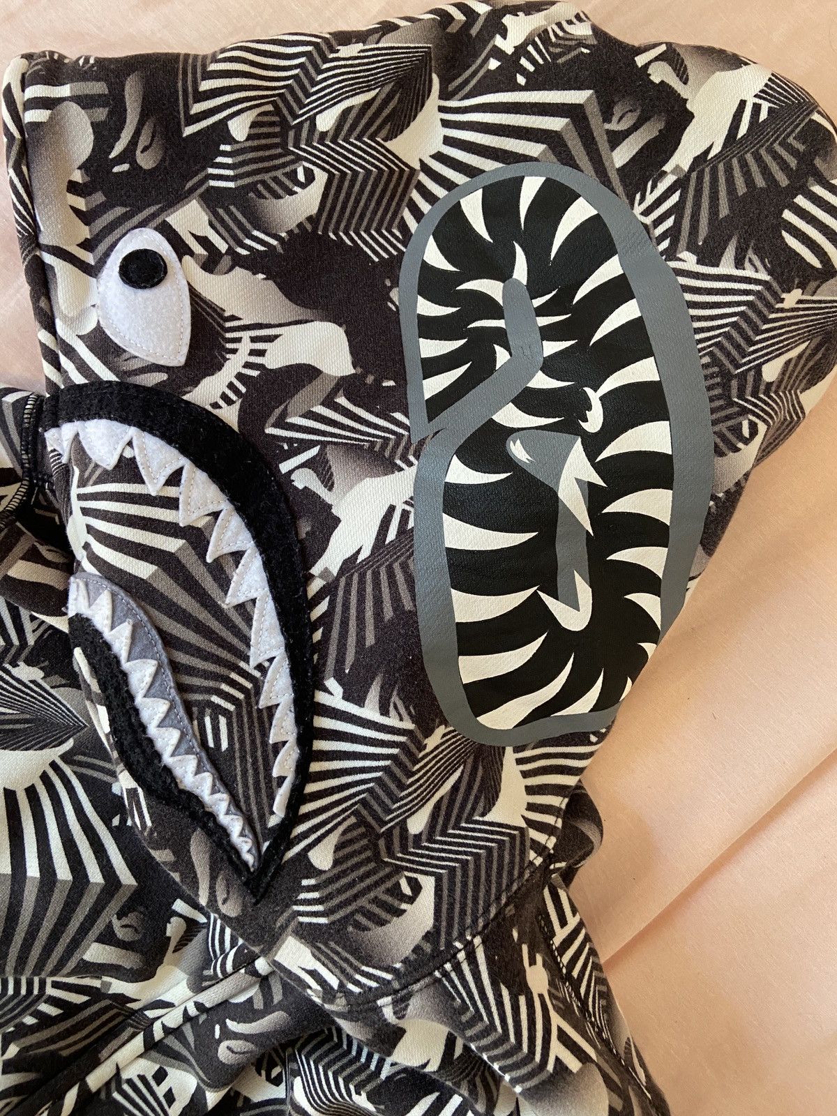 Bape BAPE dazzle camo brown shark hoodie Size US L / EU 52-54 / 3 - 4 Thumbnail