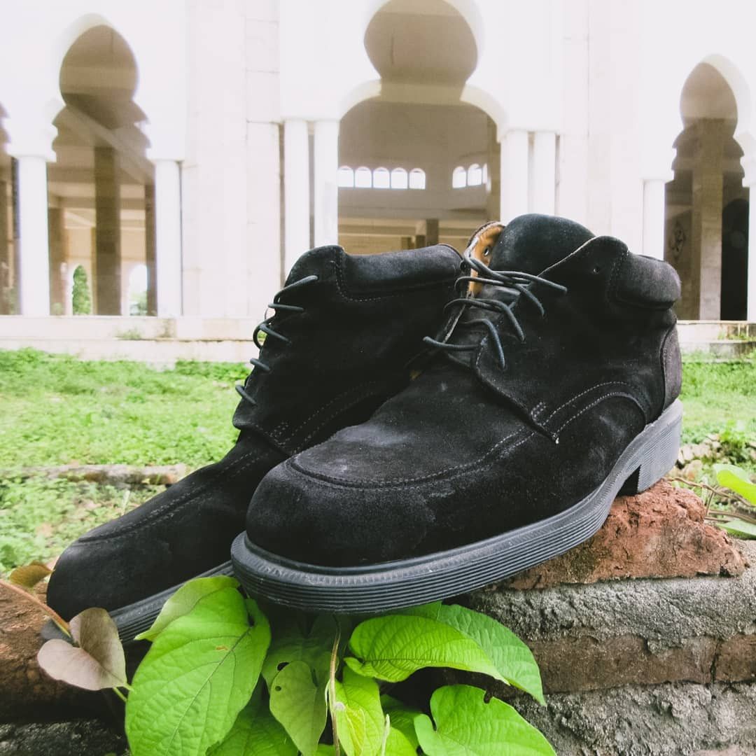 Dr. Martens Dr Martens Saxon Black Saxon Suede Nubuck Material Size US 10 / EU 43 - 1 Thumbnail