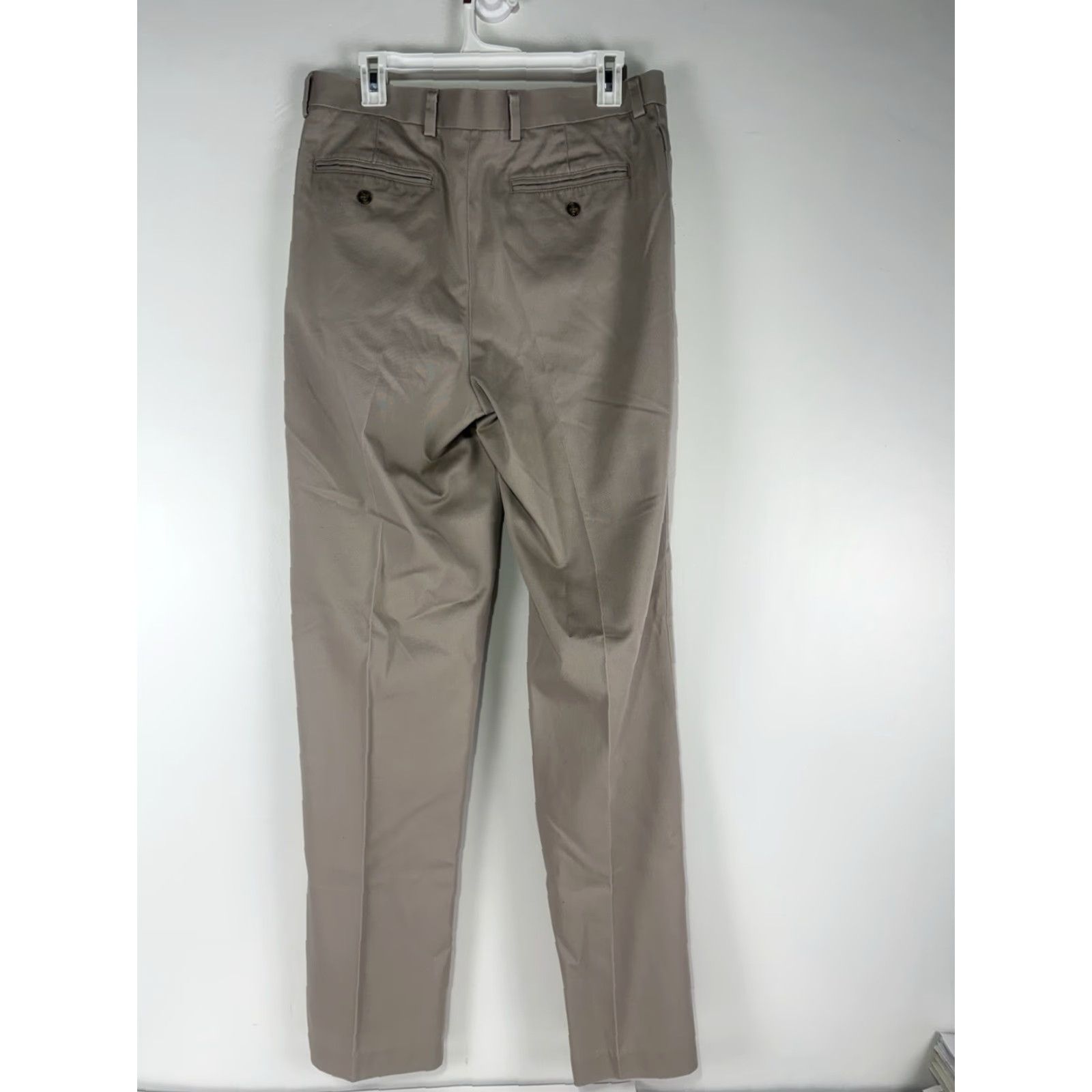 Vintage VINTAGE LL BEAN Dress Pants Men’s Regular 33 x 35.5 Beige 100% Cotton Pleated Mid Rise, Natural Fit, 2 Front/2 Back Pockets (Business, Workwear) Mens Size US 33 - 4 Thumbnail