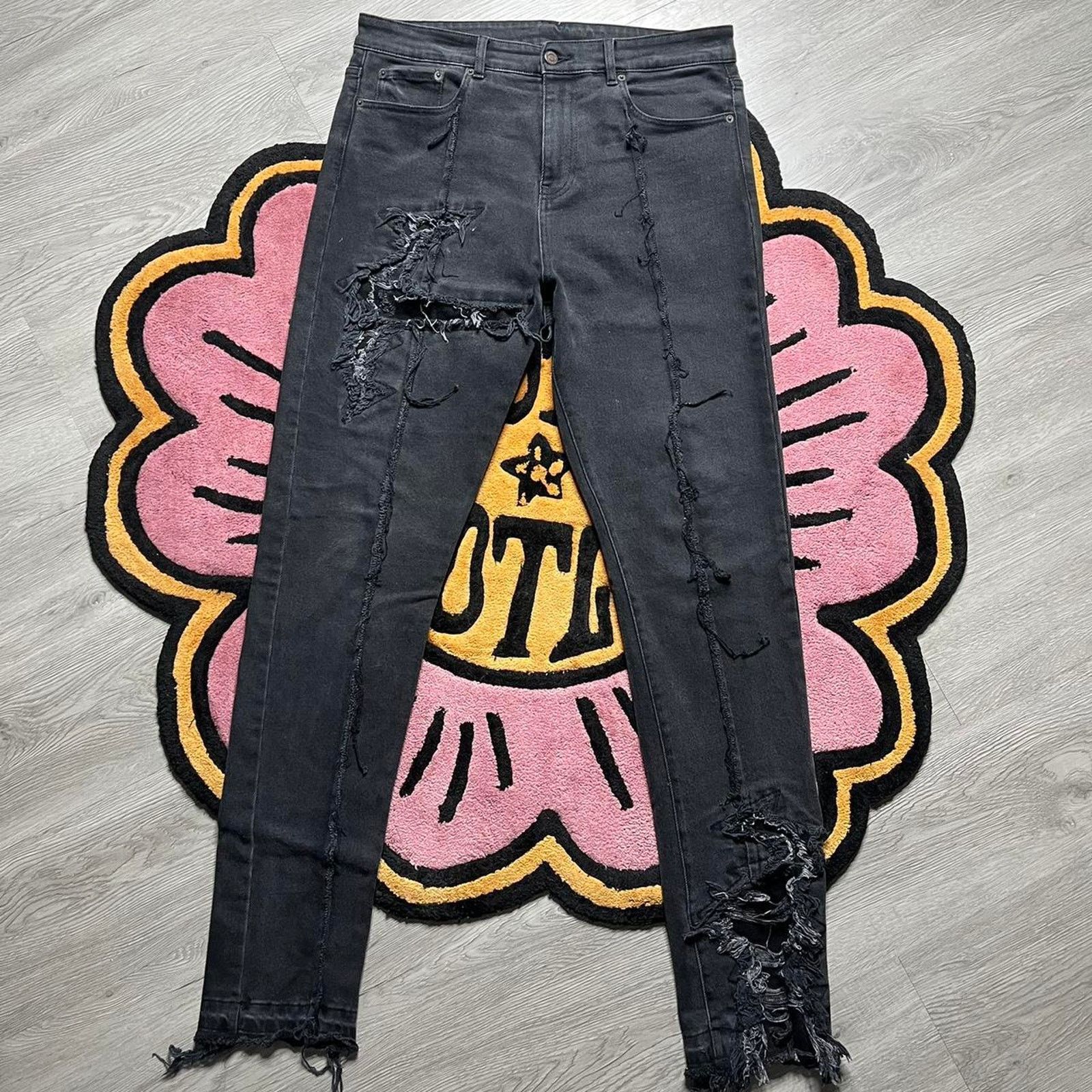 Val Kristopher Val Kristopher Eroded Repaired Distress Denim Jeans Size 34 Size US 34 / EU 50 - 1 Thumbnail