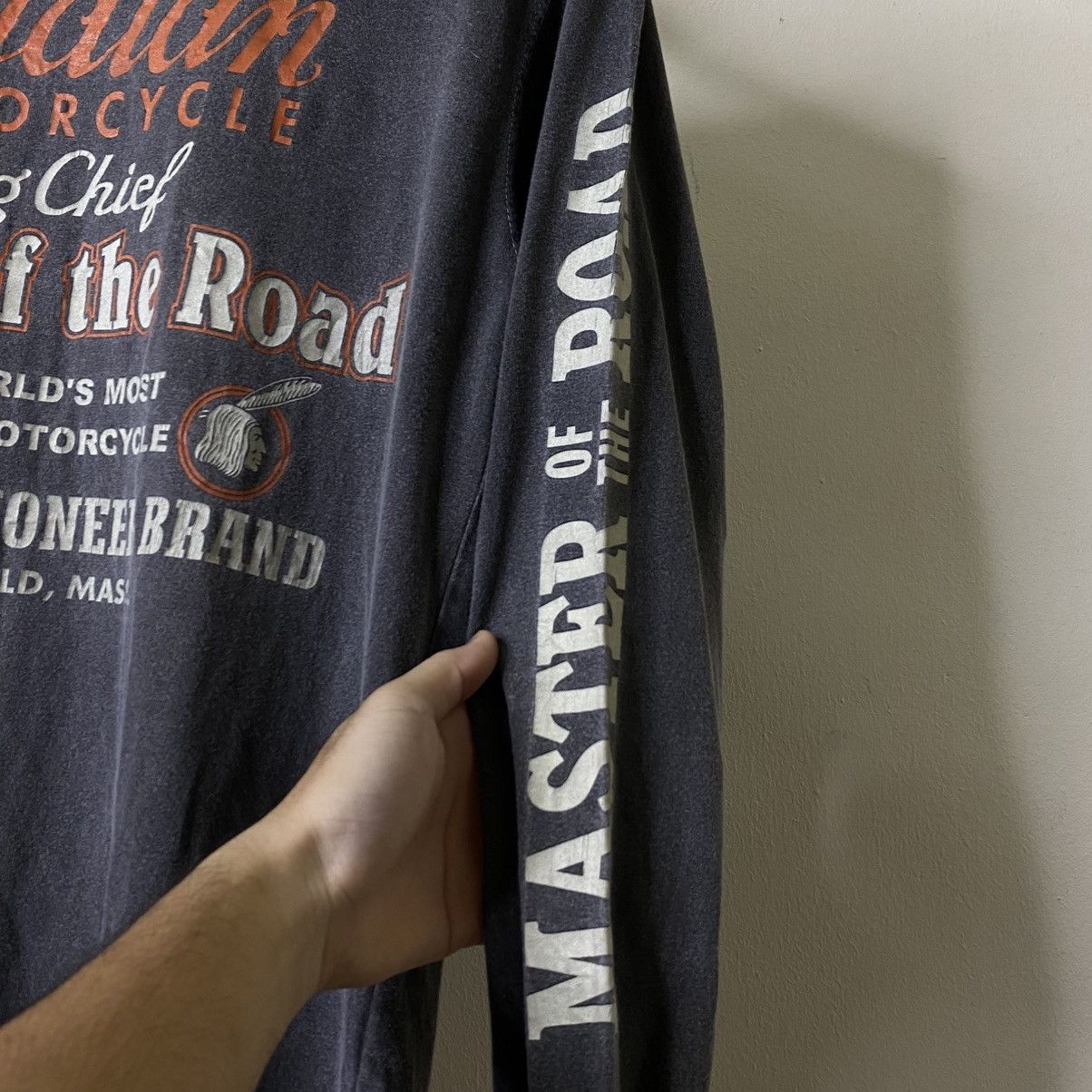 Indian Motorcycle Y2K Indian Motorcycle Masters Of The Road Sleeves Hit TShirt Size US M / EU 48-50 / 2 - 4 Thumbnail
