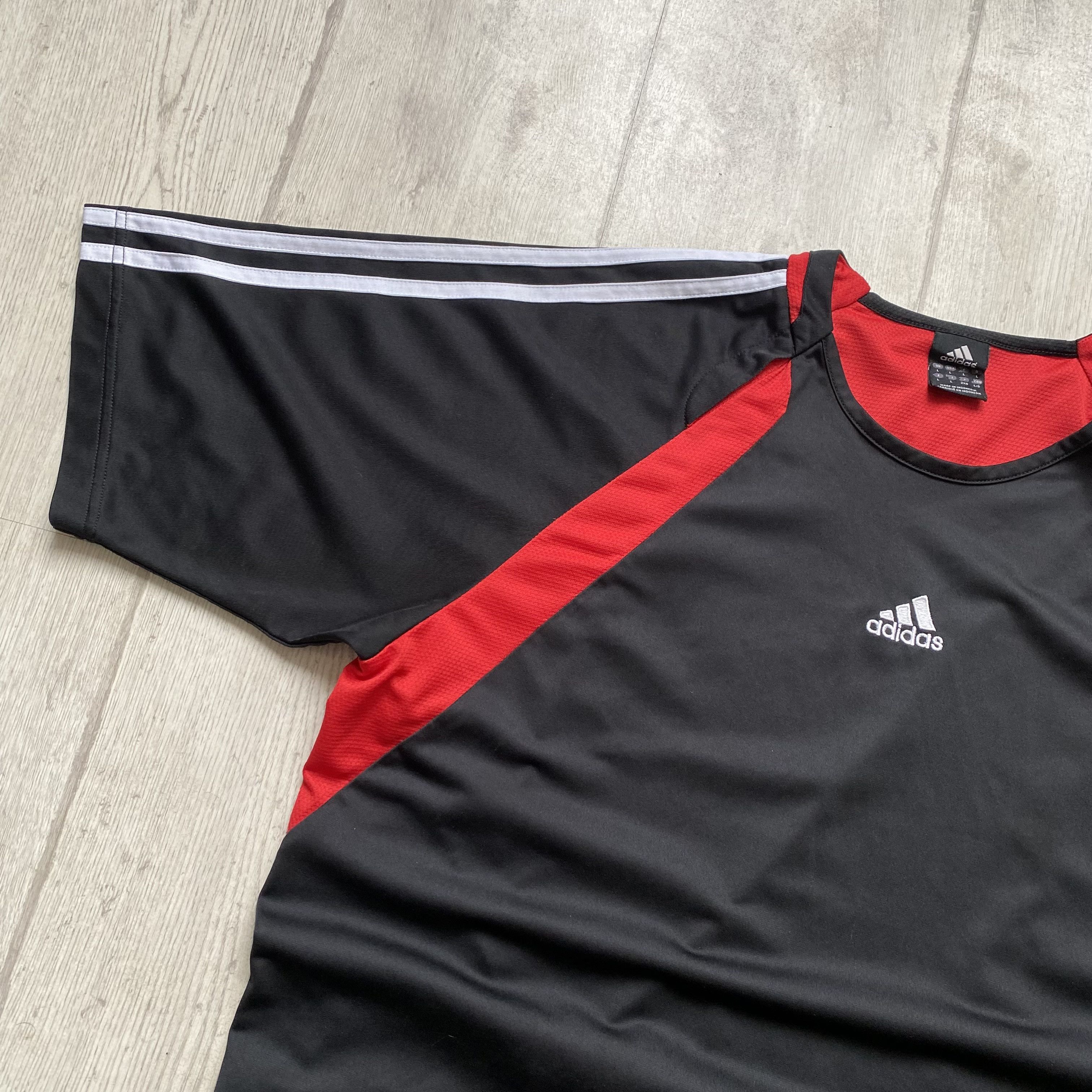 Adidas Vintage Adidas tee Center logo Drill Shox Tn Vibe Size US L / EU 52-54 / 3 - 5 Thumbnail