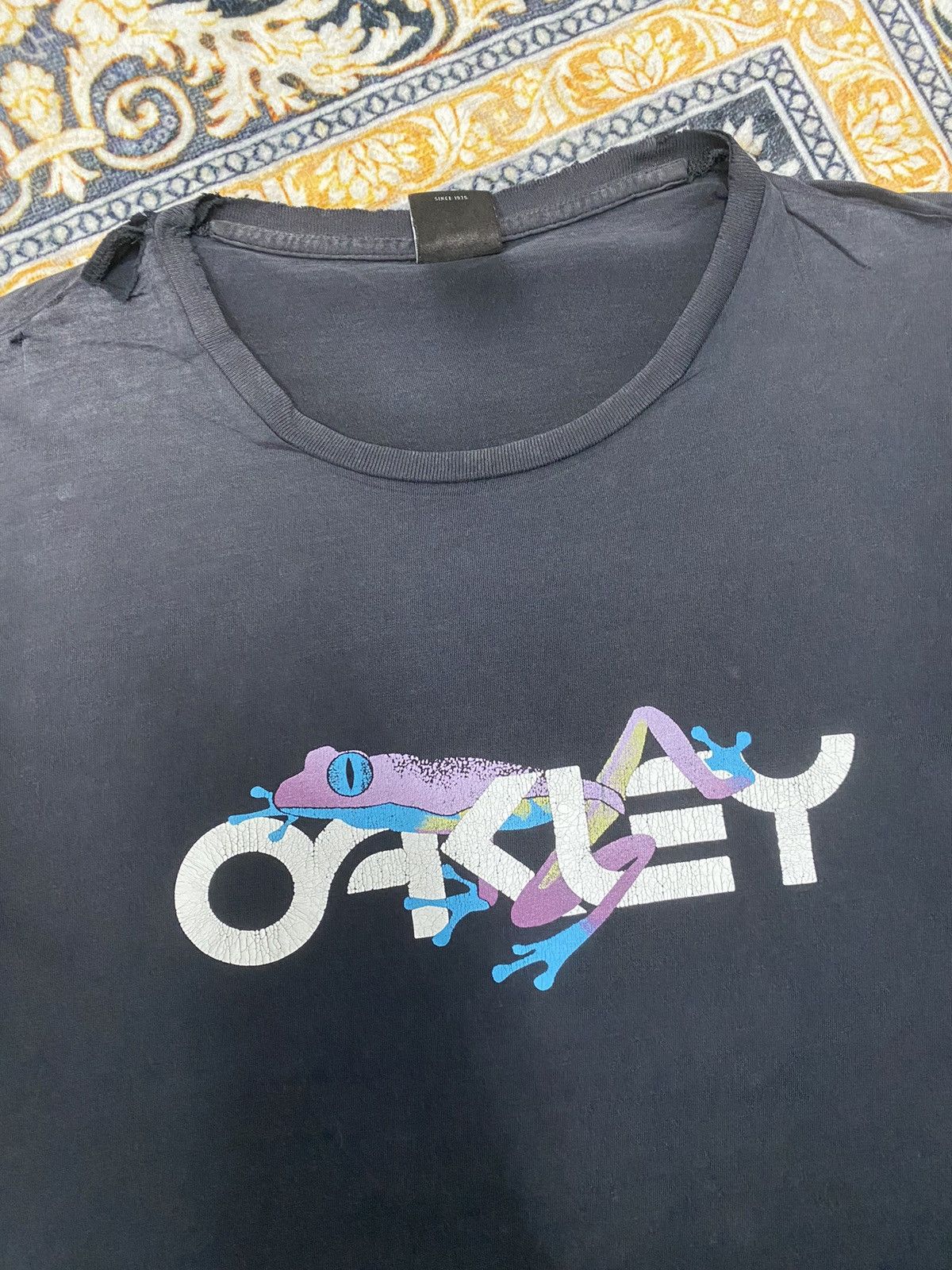 Oakley OAKLEY DISTRESS RARE TEE Size S / US 4 / IT 40 - 2 Thumbnail