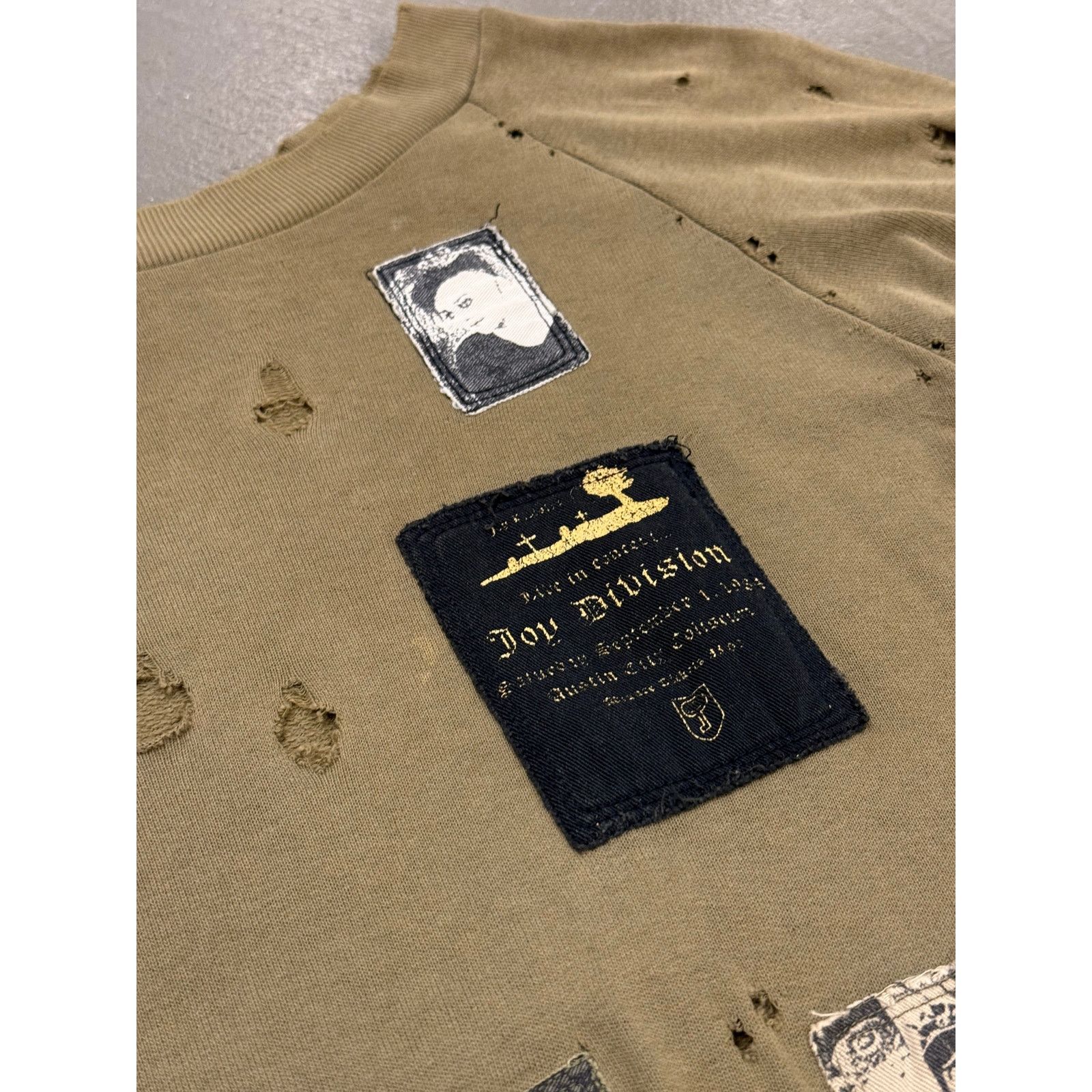 Raf Simons A/W2001 Raf Simons "Riot Riot Riot" destroyed crewneck Size US M / EU 48-50 / 2 - 4 Thumbnail