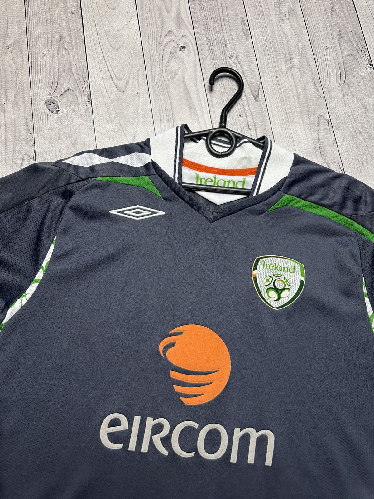 Umbro Vintage Umbro Ireland soccer jersey size L grey rare away Size US L / EU 52-54 / 3 - 3 Thumbnail