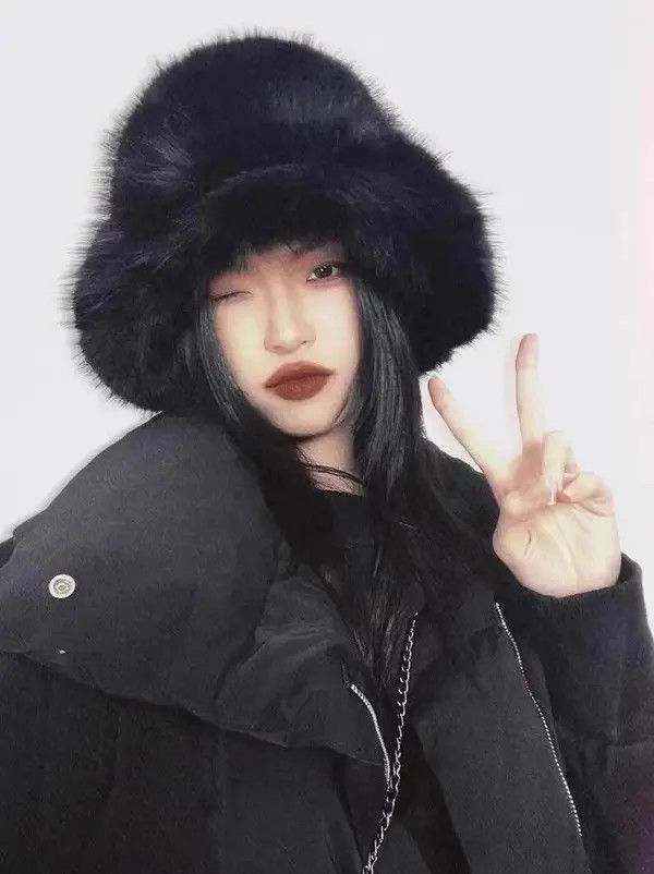 Japanese Brand × Vintage Fur Warm Thick Plush Winter Hat Lady Luxury Size ONE SIZE - 1 Thumbnail