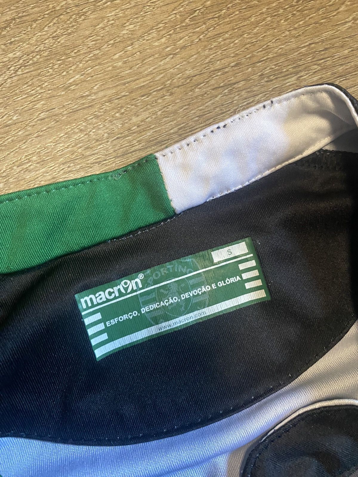 Macron Vintage SPORTING LISSABON 15/16 AWAY SHIRT FOOTBALL SOCCER Size US S / EU 44-46 / 1 - 6 Thumbnail