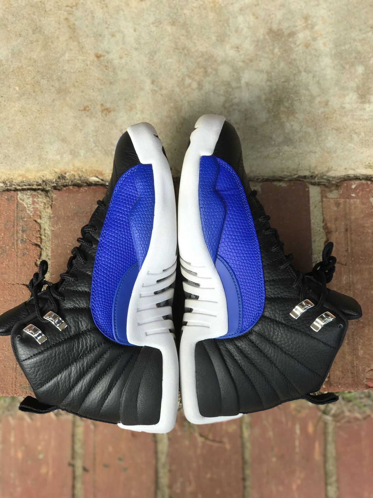 Jordan Brand Air Jordan Retro 12 Hyper Royal Size 8.5 Wmn / 7Y Size US 8.5 / IT 38.5 - 5 Thumbnail