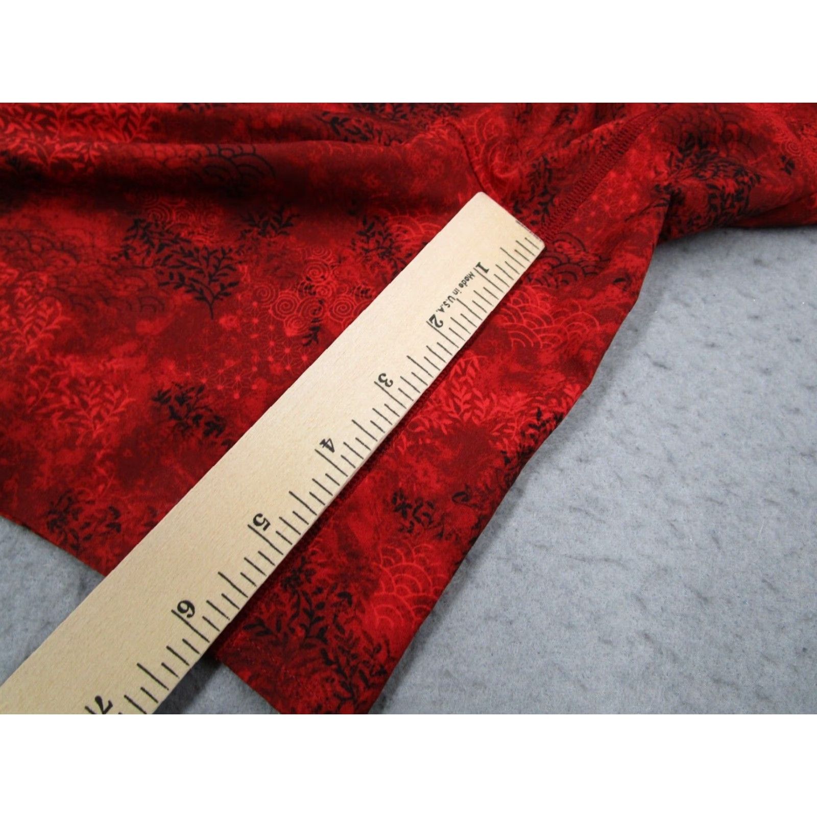 LULULEMON Men Red License To Train Shorts 6 Inseam Drawstring Unlined DK Polyester Blend Vintage No