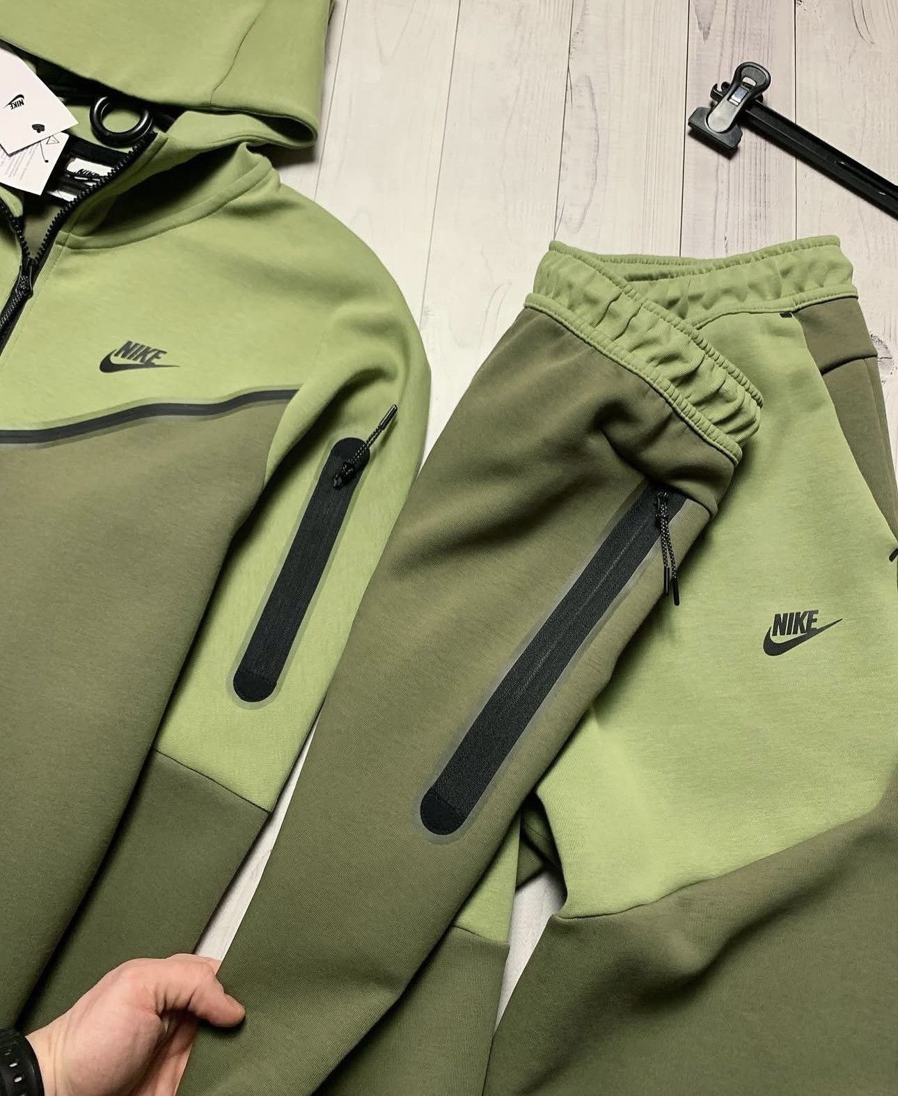Vintage Nike tech fleece tracksuit Aligator green rare size : L,XL Size US L / EU 52-54 / 3 - 6 Thumbnail