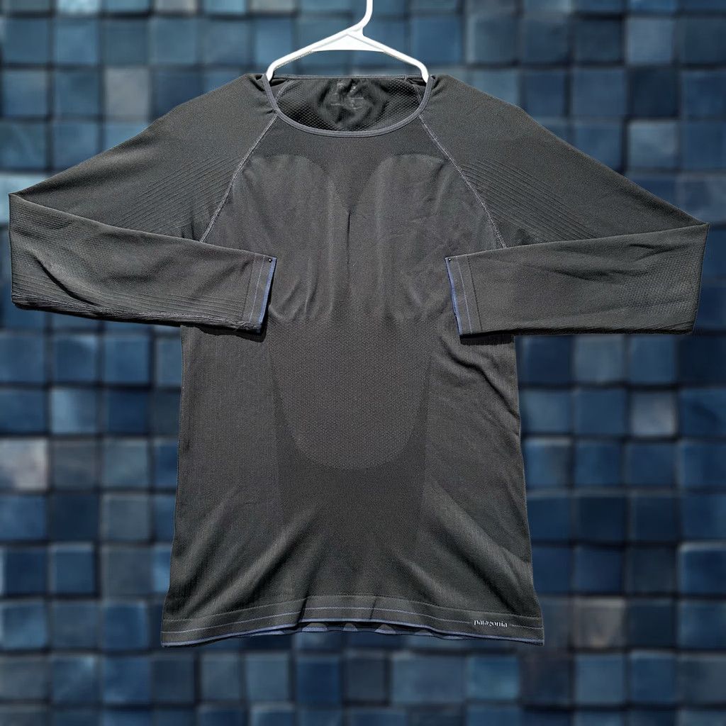 Patagonia VINTAGE Patagonia Capilene Shirt Womens XS Charcoal Gray Long Sleeve Base Layer Stretch Size XS / US 0-2 / IT 36-38 - 1 Thumbnail