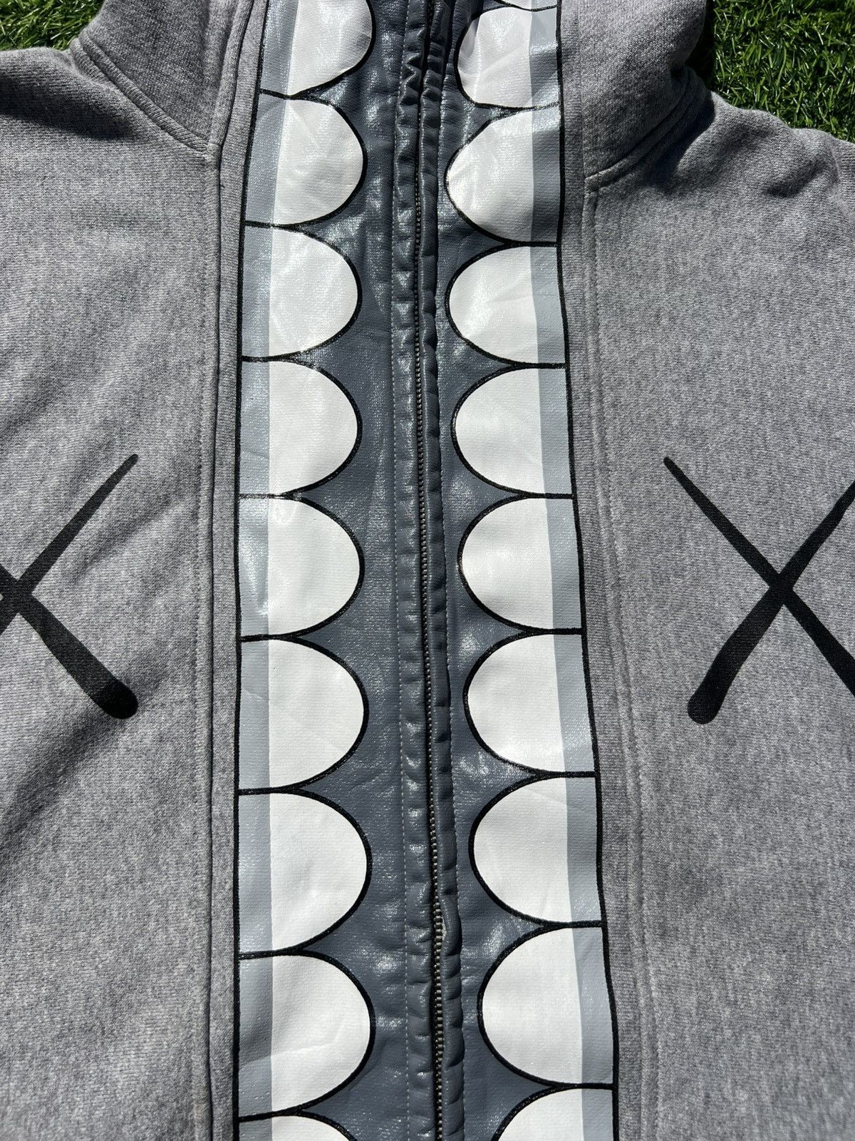 Bape × Kaws ARCHIVAL BAPE x KAWS "Chomper" Full-Zip Hoodie (Grey) Size US L / EU 52-54 / 3 - 11 Thumbnail