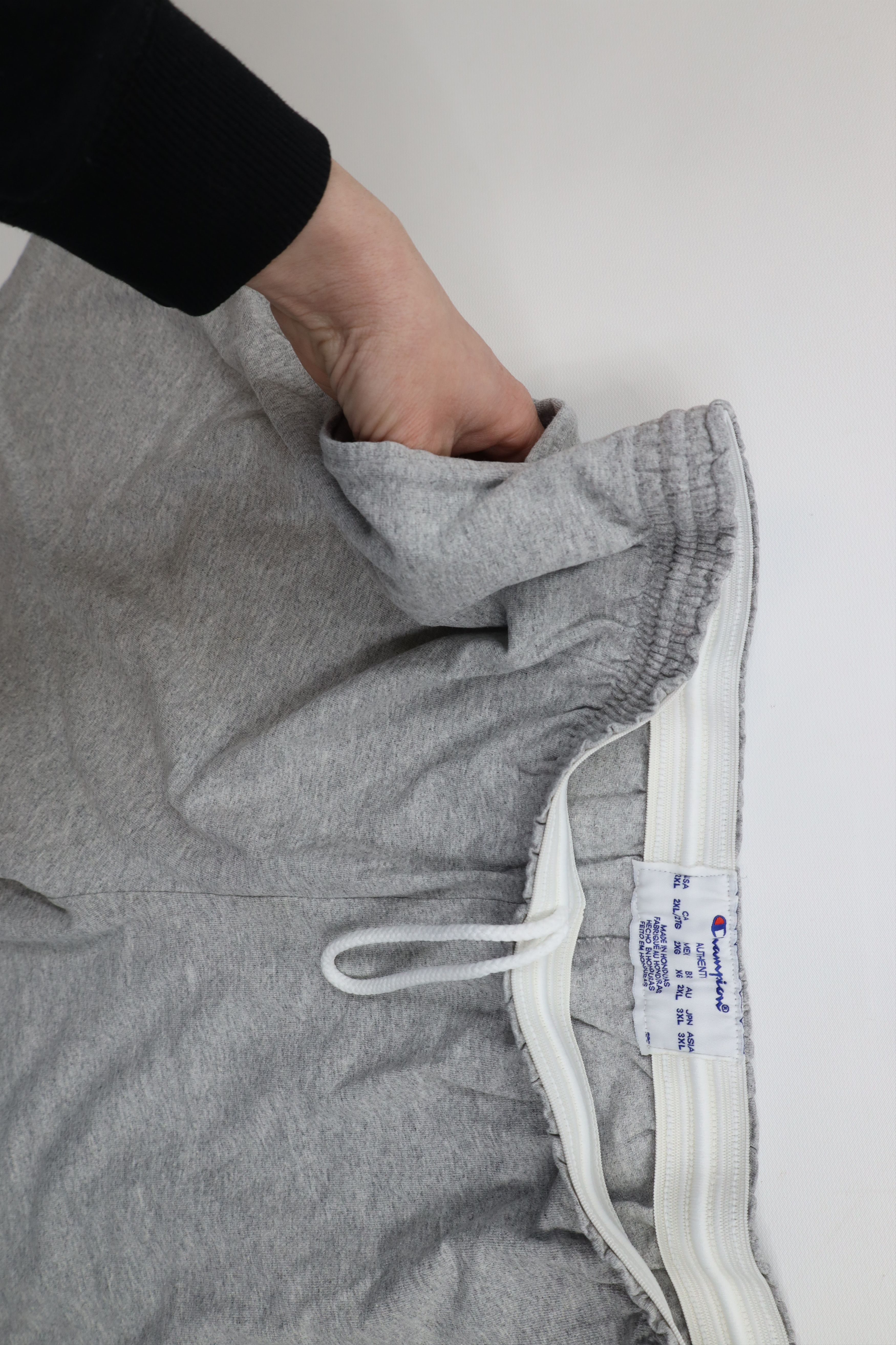 Champion × Vintage Vintage Champion Classic Logo Above Knee Shorts Heather Gray Size US 38 / EU 54 - 8 Thumbnail