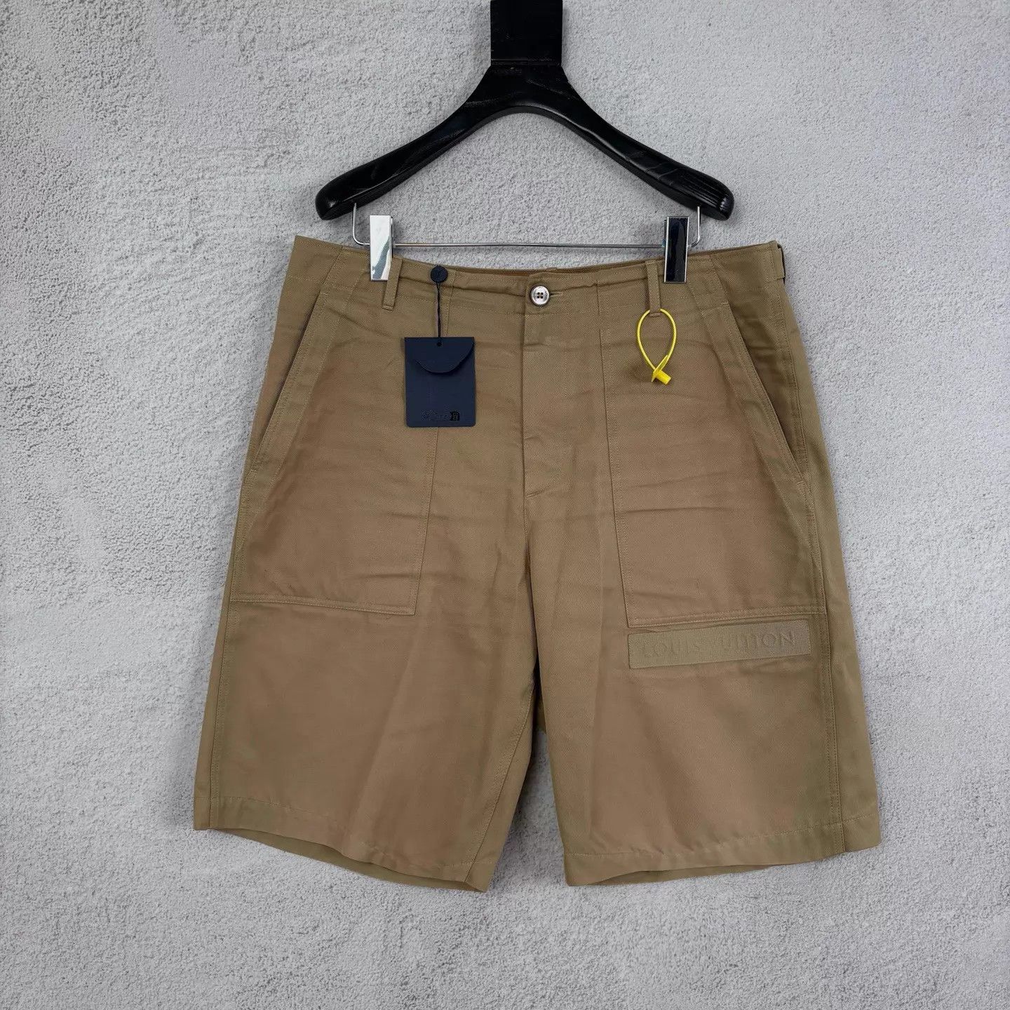 Louis Vuitton LV diamante logo cotton straight-leg men's khaki shorts Size US 38 / EU 54 - 1 Thumbnail