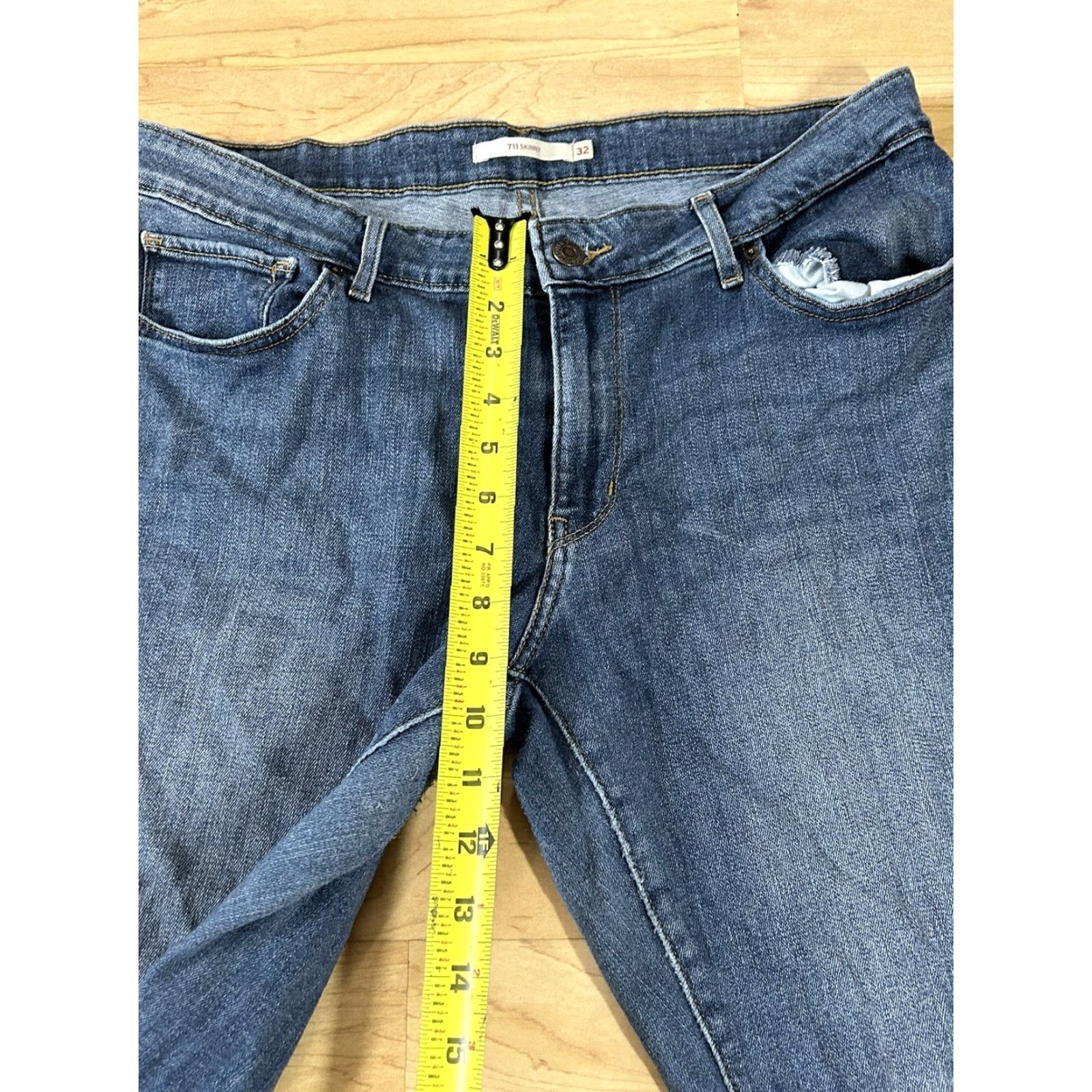 Levi's **Levi's Women's 32 Mid Rise Skinny Jeans Blue Cotton** User: Levi's Women's 32 Mid Rise Skinny Blue Jeans Cotton Blend Size 24" / US 00 / IT 34 - 3 Thumbnail