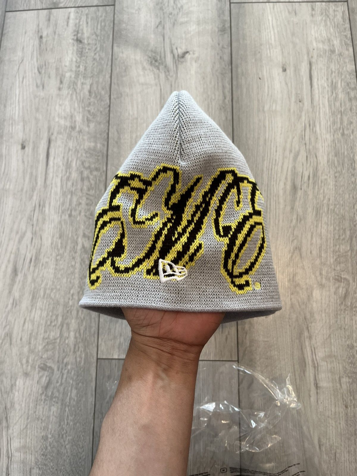 Supreme Supreme SS26 New Era Cursive Beanie Grey Size ONE SIZE - 3 Thumbnail