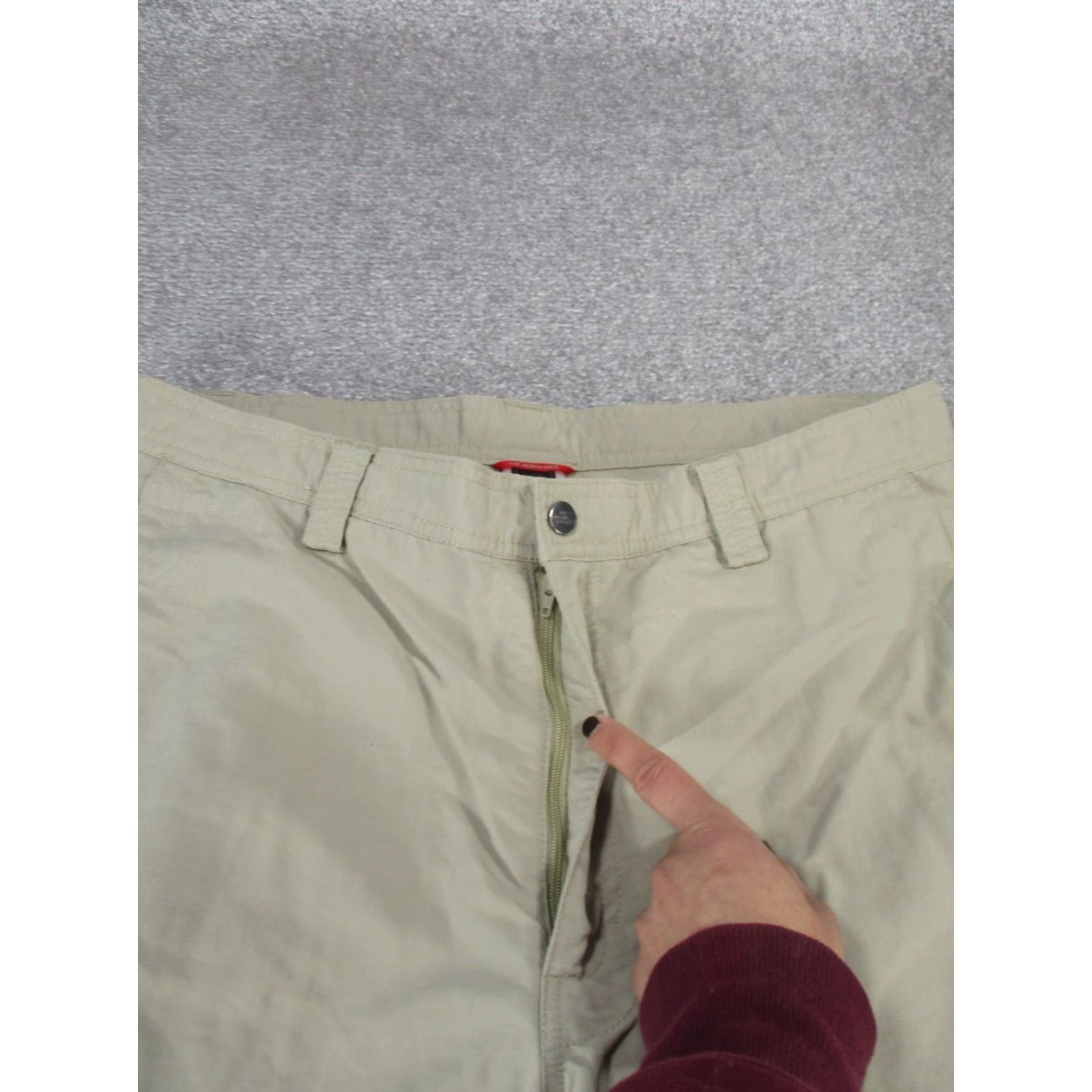 The North Face The North Face Shorts Mens 36 Beige Khaki Nylon Lightweight Hiking Chino Casual 90s Outdoor Mens Size US 36 / EU 52 - 2 Thumbnail