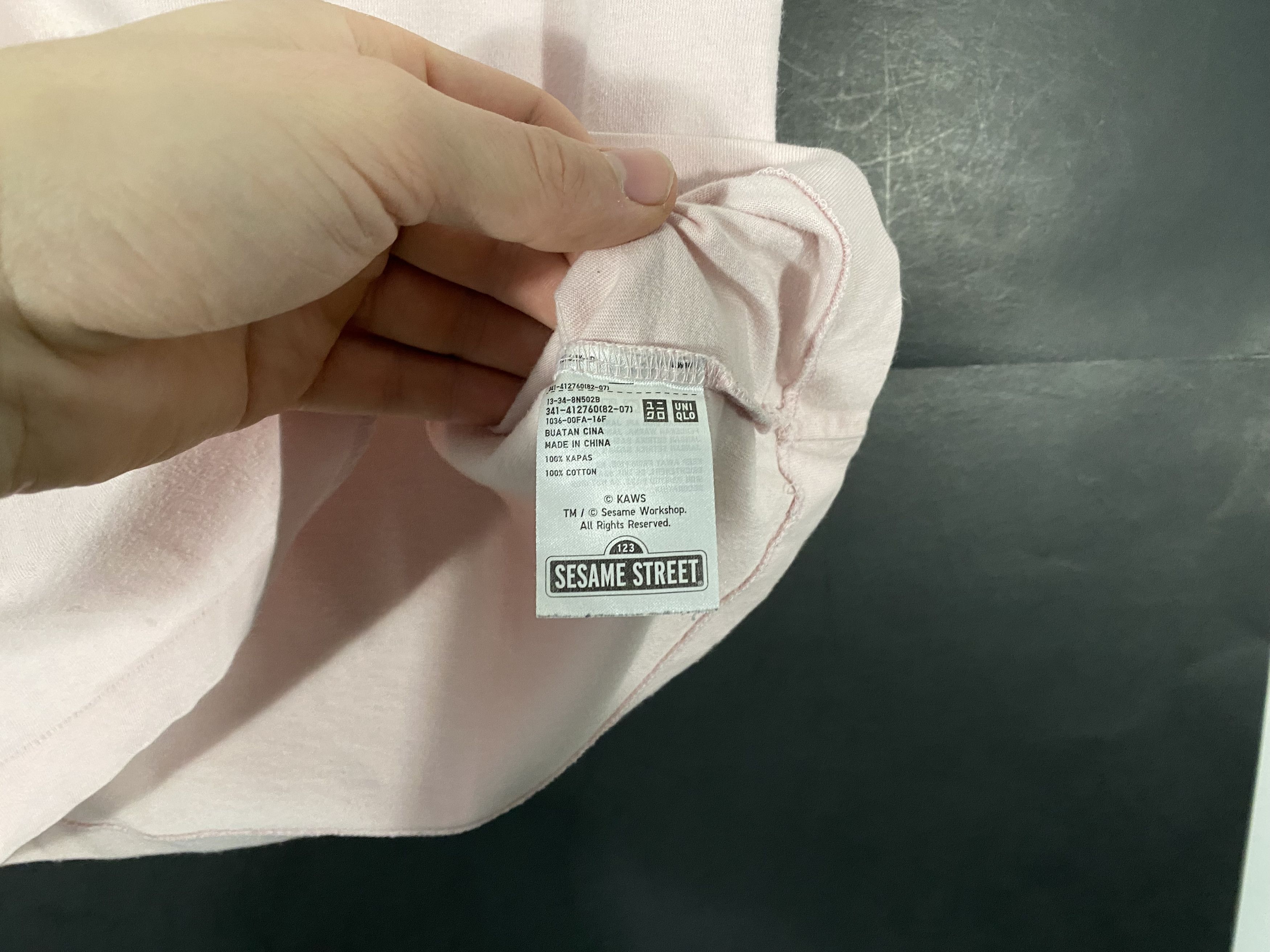 Kaws × Uniqlo Kaws x Uniqlo x Sesame Street Elmo Companion tee pink Size US XS / EU 42 / 0 - 5 Thumbnail