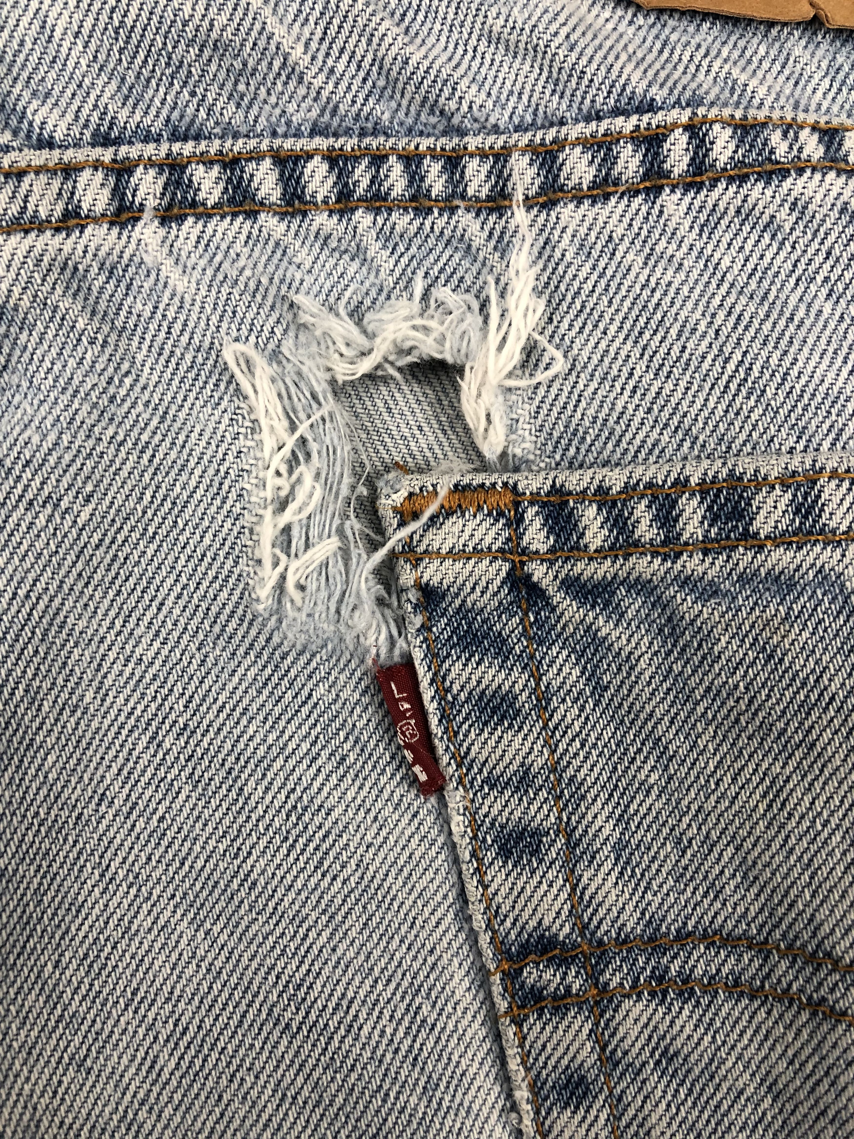 Levi's × Vintage Vintage 90s Levis 550 Light Wash Jeans Size US 34 / EU 50 - 14 Thumbnail