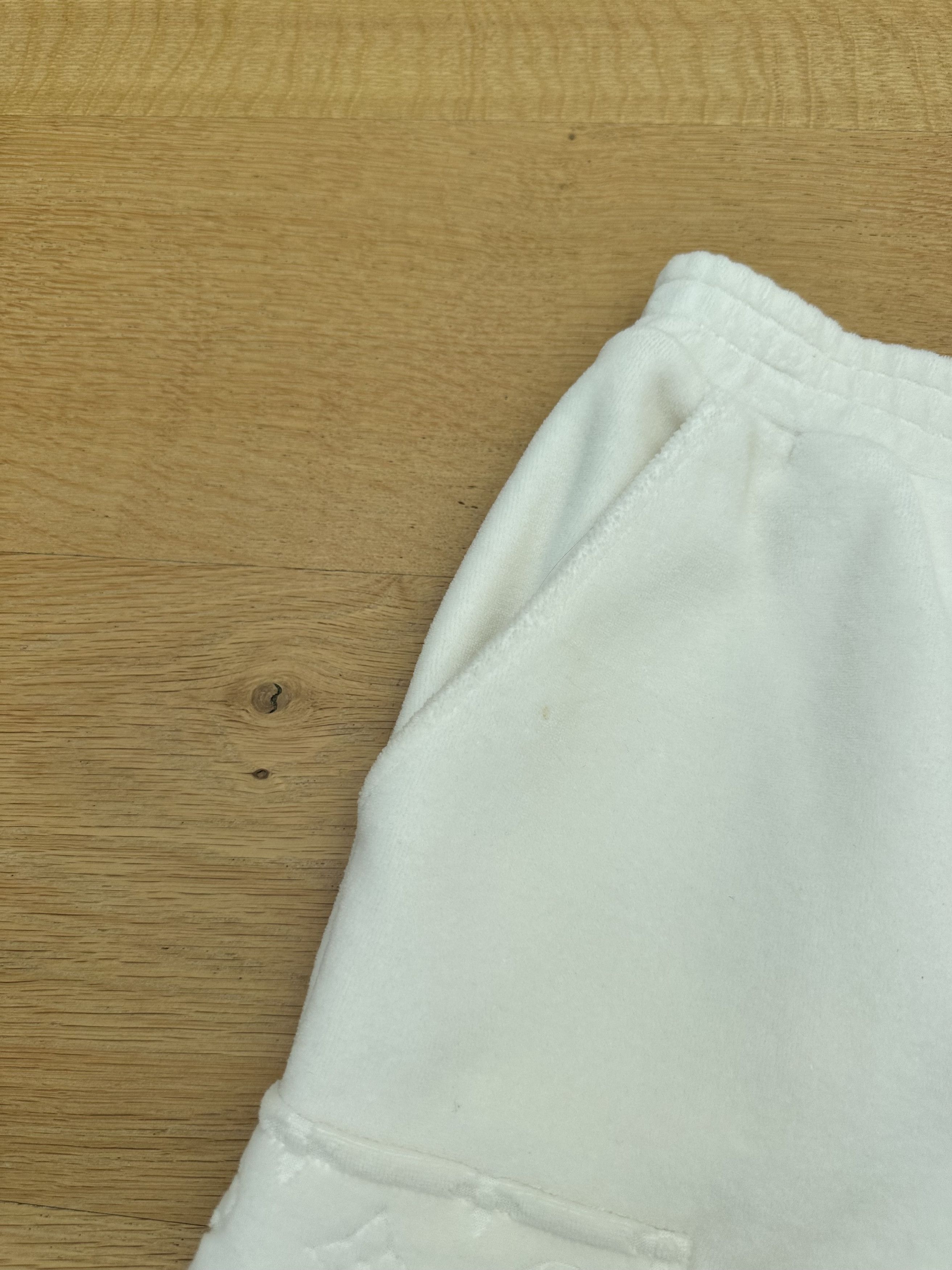 Louis Vuitton LOUIS VUITTON velour white cargo sweatpants by Virgil Abloom Size US 30 / EU 46 - 10 Thumbnail