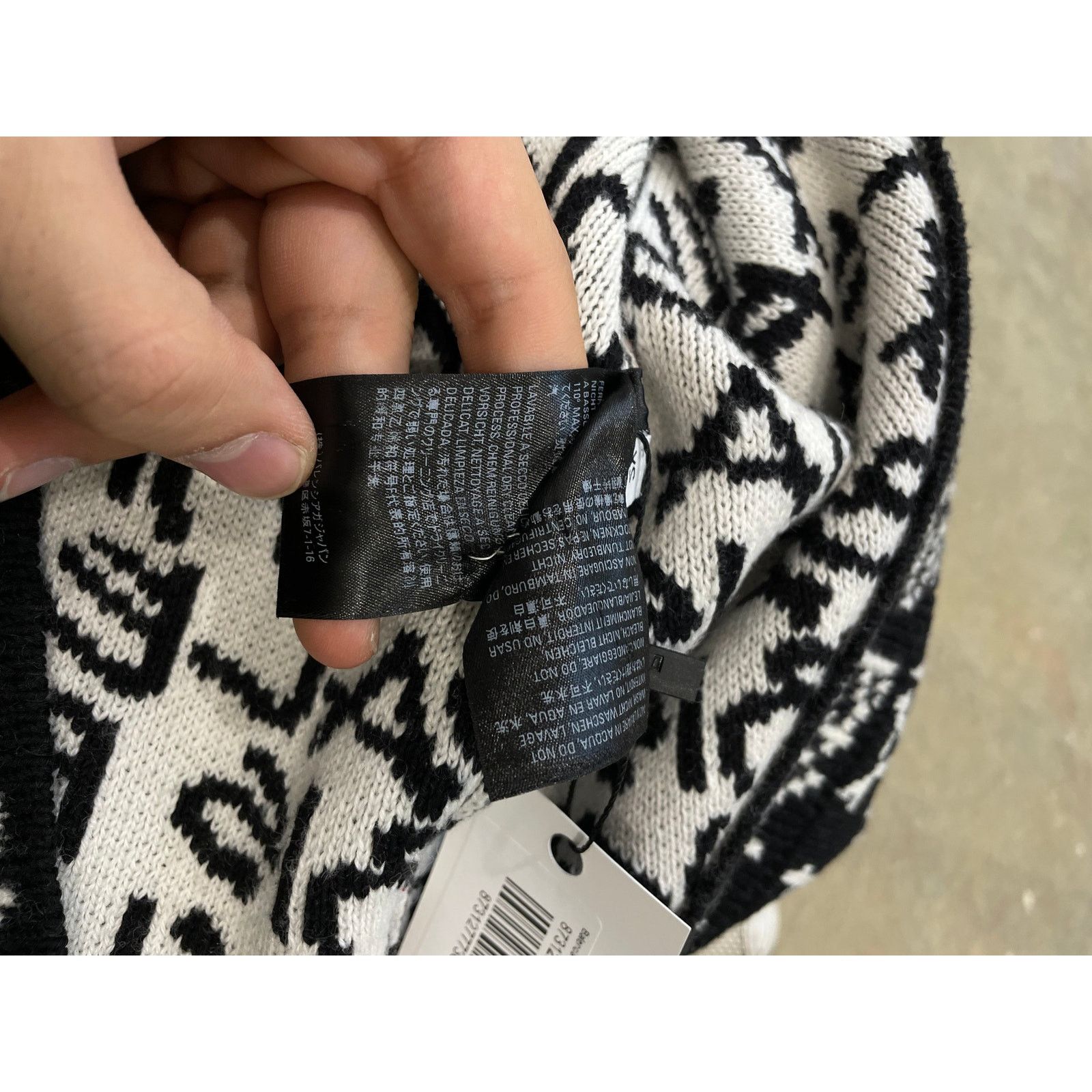 Balenciaga BalenciaGa Knit Sweater All Over Black White Used XS Size US XS / EU 42 / 0 - 3 Thumbnail