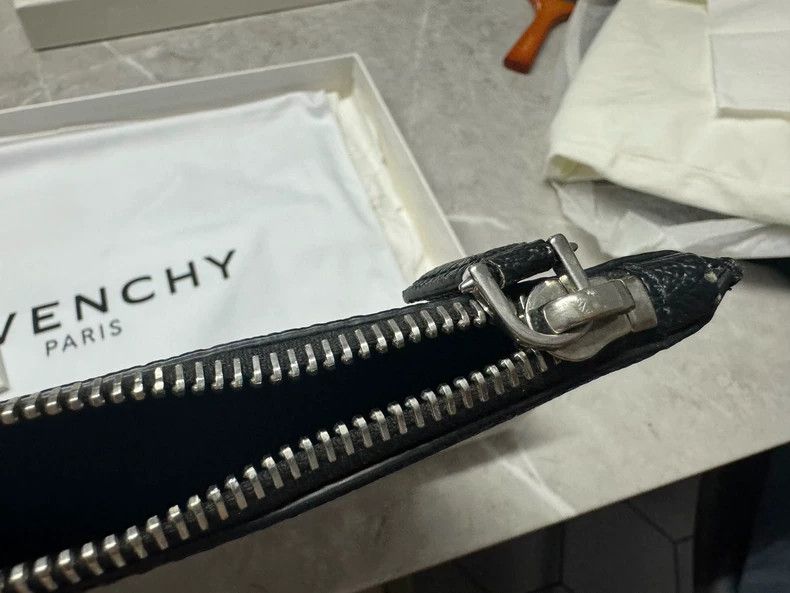 Givenchy Givenchy Shark Handbag Size ONE SIZE - 3 Thumbnail