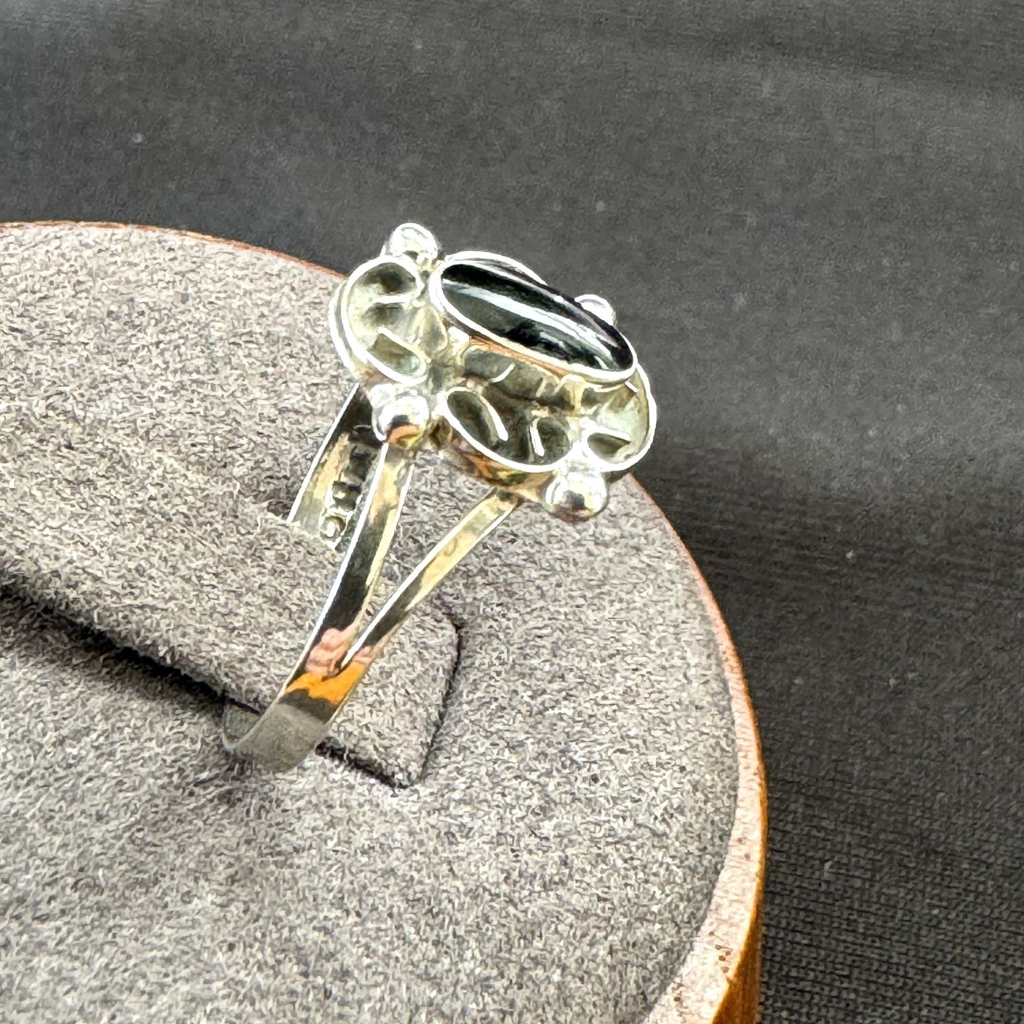 Vintage Vintage Sterling Silver 925 Black Onyx Bezel Set Scroll Bord Size ONE SIZE - 5 Thumbnail
