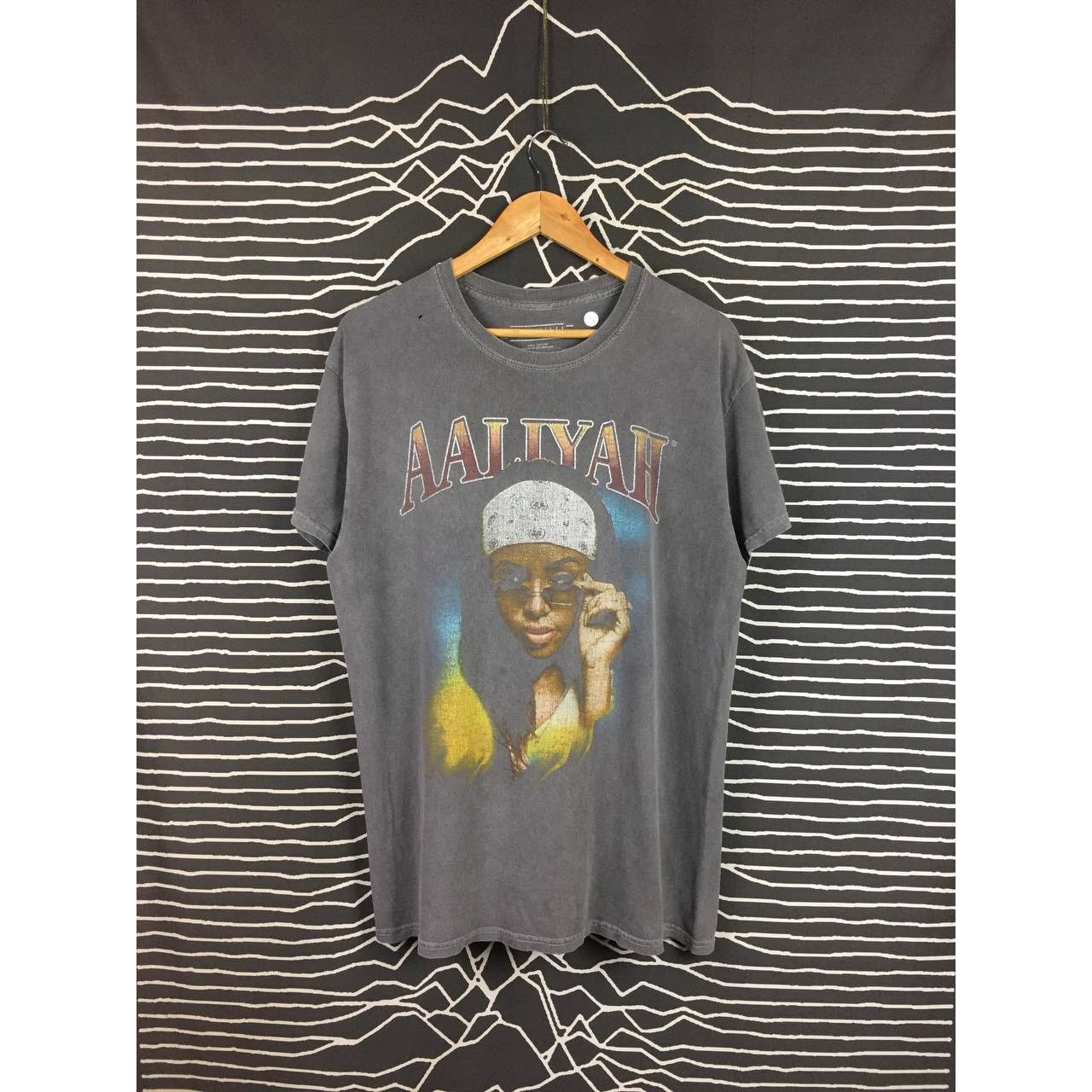 Band Tees × Rap Tees Aaliyah Queen of R&B Potrait Graphic Hip Hop Rap Tees Size US M / EU 48-50 / 2 - 2 Thumbnail