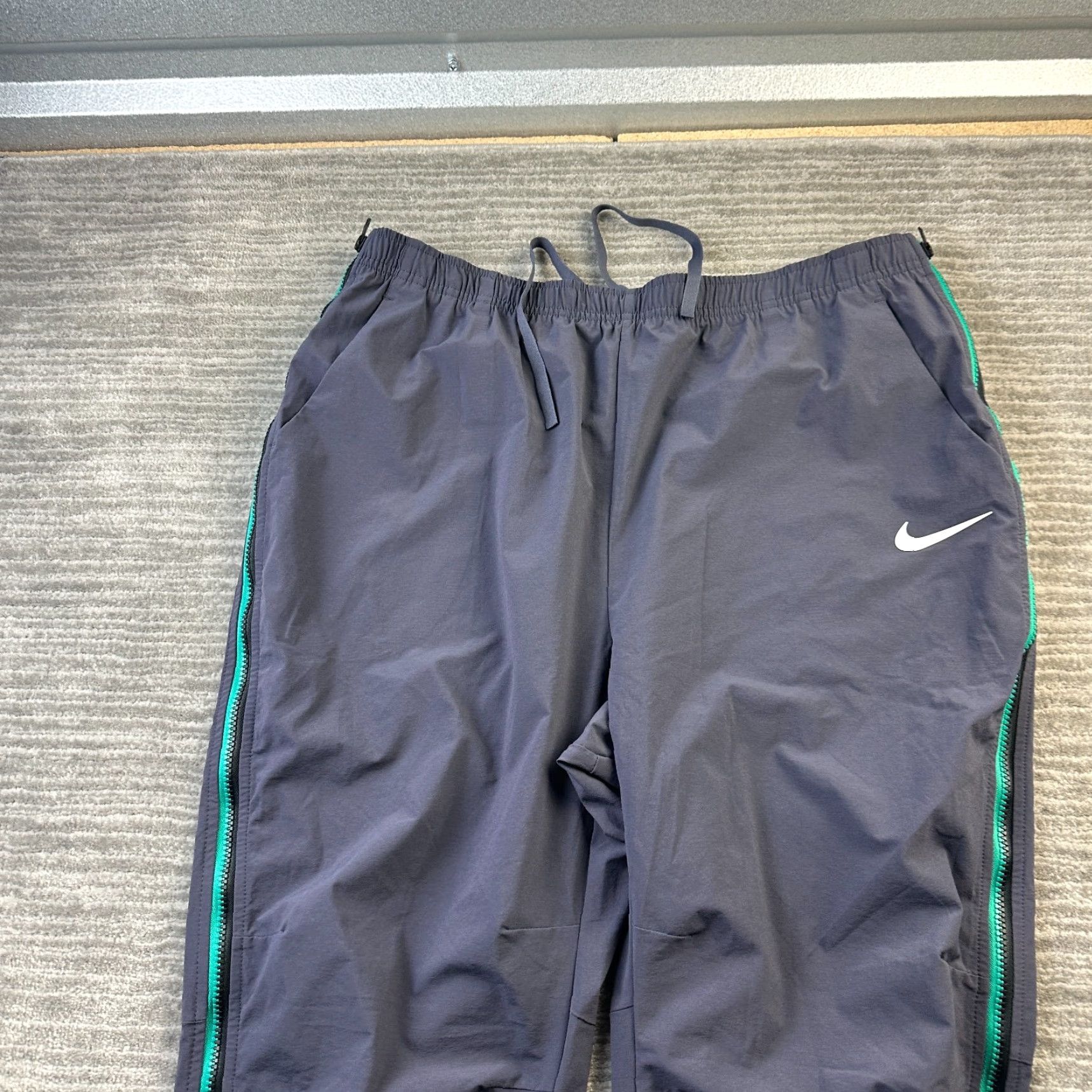 Nike VINTAGE Nike Court Pants Mens XL Blue Sweatpants Tapered Warmup Tennis Side Zip Adjustable Waist Pockets Regular Fit University Theme Mens Size US 36 / EU 52 - 3 Thumbnail