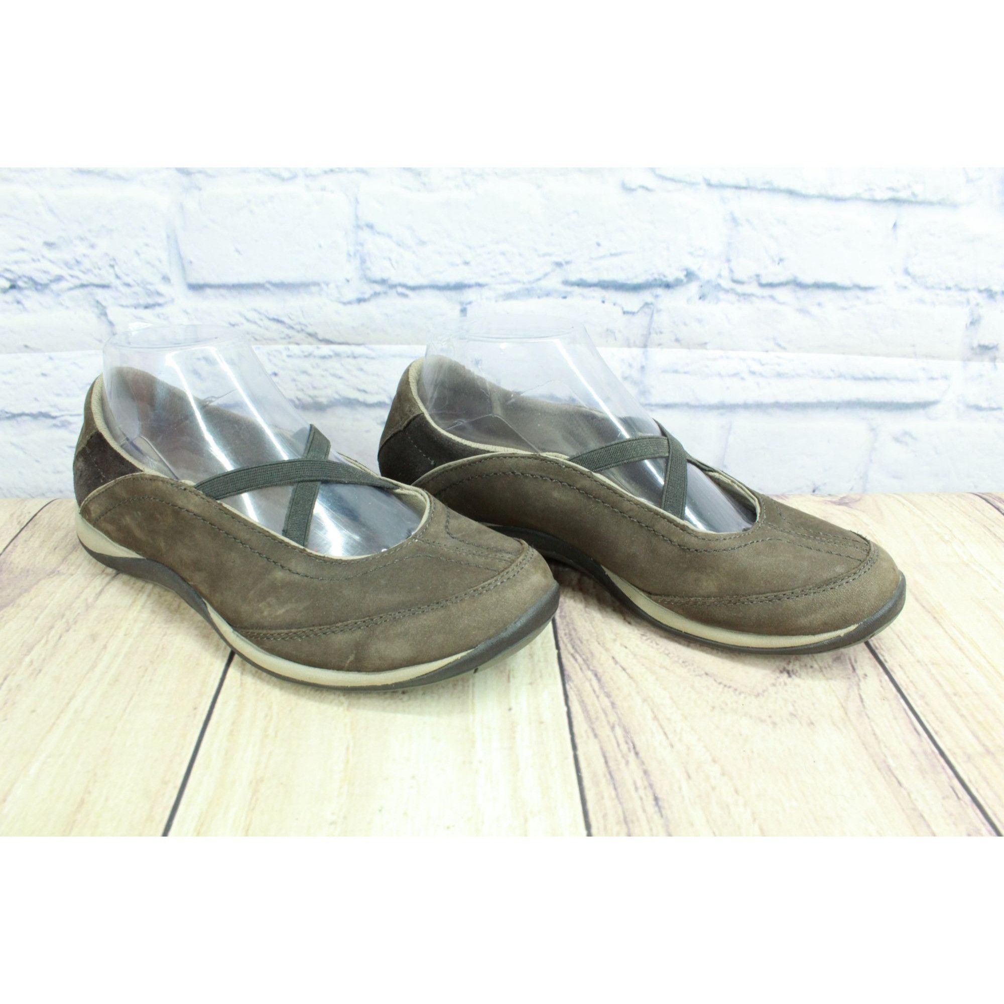 L.L. Bean LL Bean Women's Slip On Comfort Criss Cross Mary Jane Shoes Size US 7 / IT 37 - 3 Thumbnail