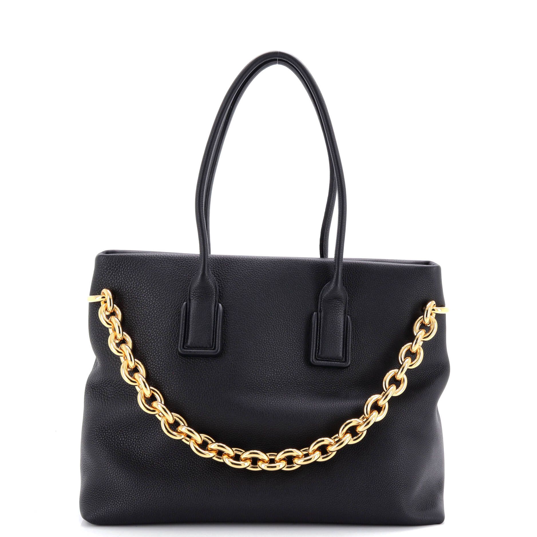 Mount Tote