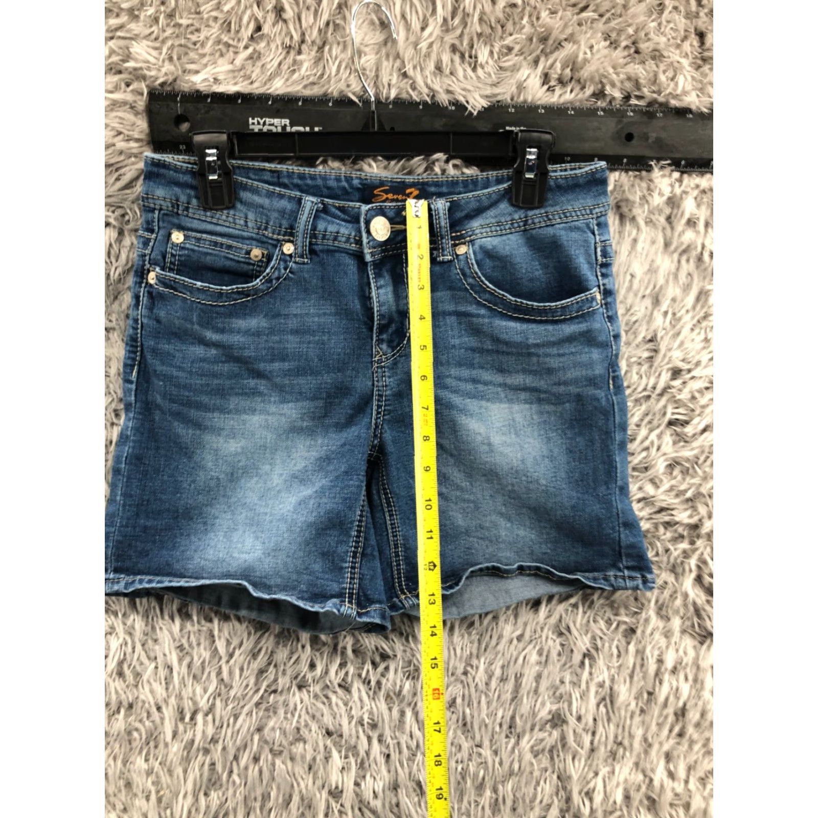 Vintage Seven7 Bermuda Shorts Womens Size 6 Mid Rise Medium Wash Blue Bermuda Shorts Womens Size 6 Mid Rise Medium Wash Blue Size 28" / US 6 / IT 42 - 3 Thumbnail