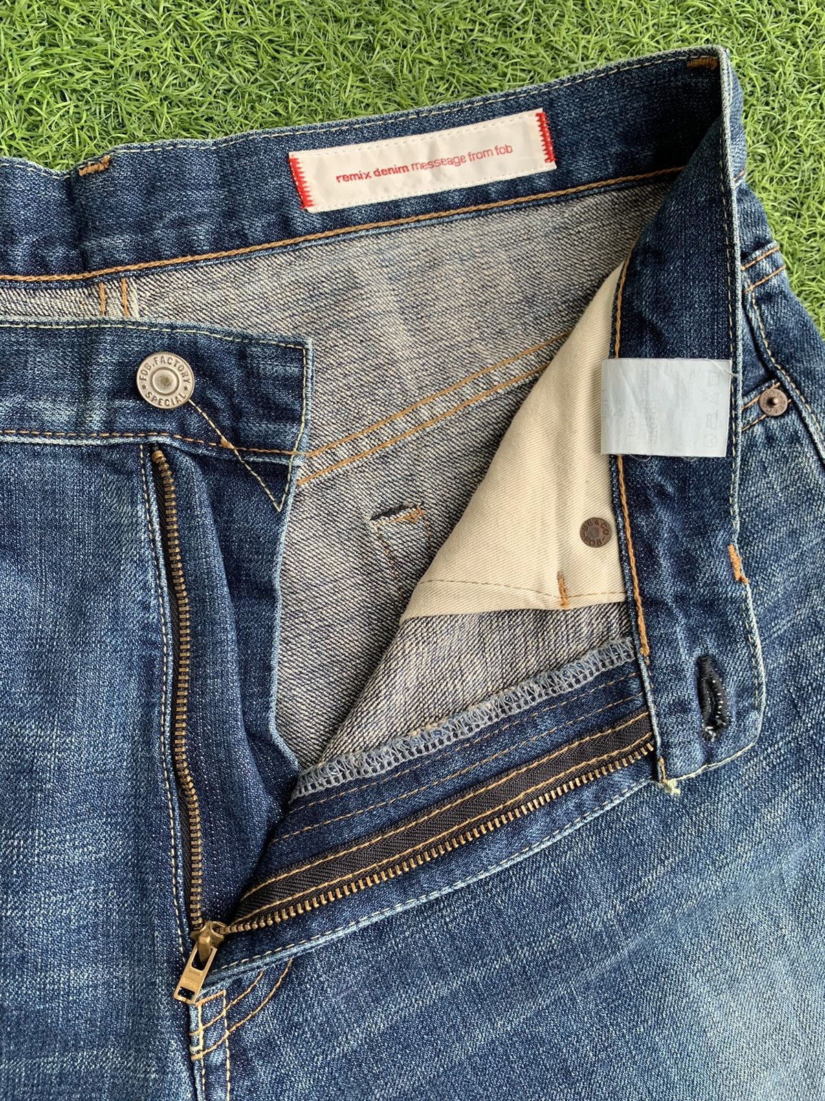 FOB Factory Vintage FOB Factory Torn Patch Jeans Distressed Size US 33 - 13 Thumbnail