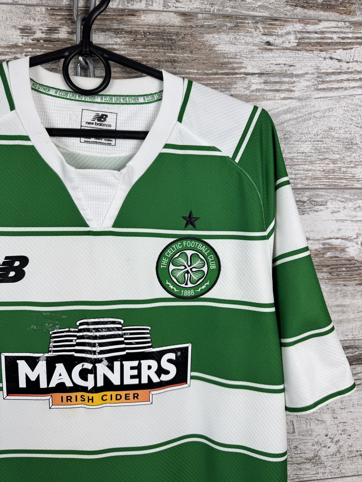 New Balance × Vintage Mens Vintage New Balance Celtic FC T-shirt soccer jersey Size US L / EU 52-54 / 3 - 4 Thumbnail