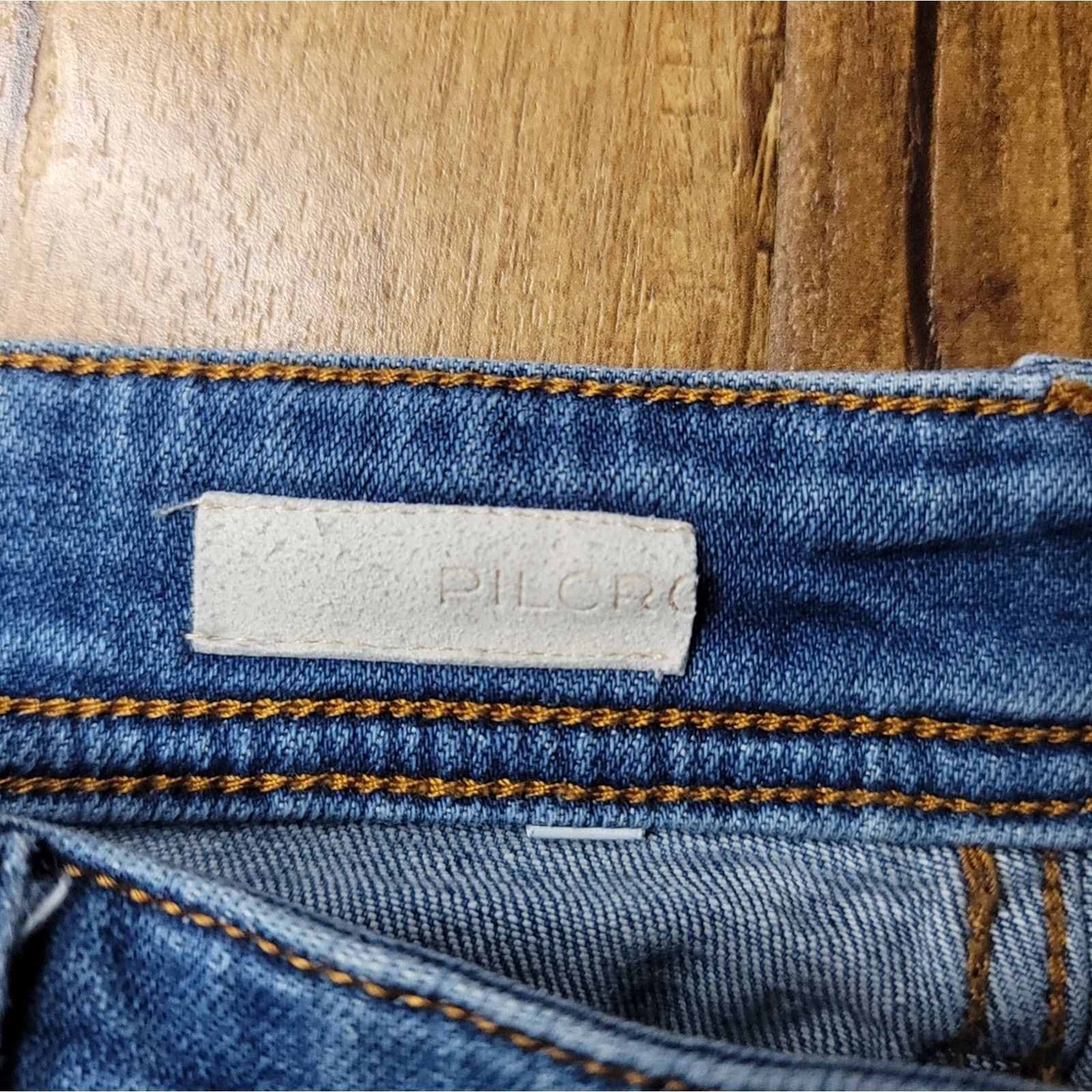 The Unbranded Brand Anthropologie Pilcro Embroidered Slim Boyfriend Crop Jeans Size 32" / US 10 / IT 46 - 4 Thumbnail
